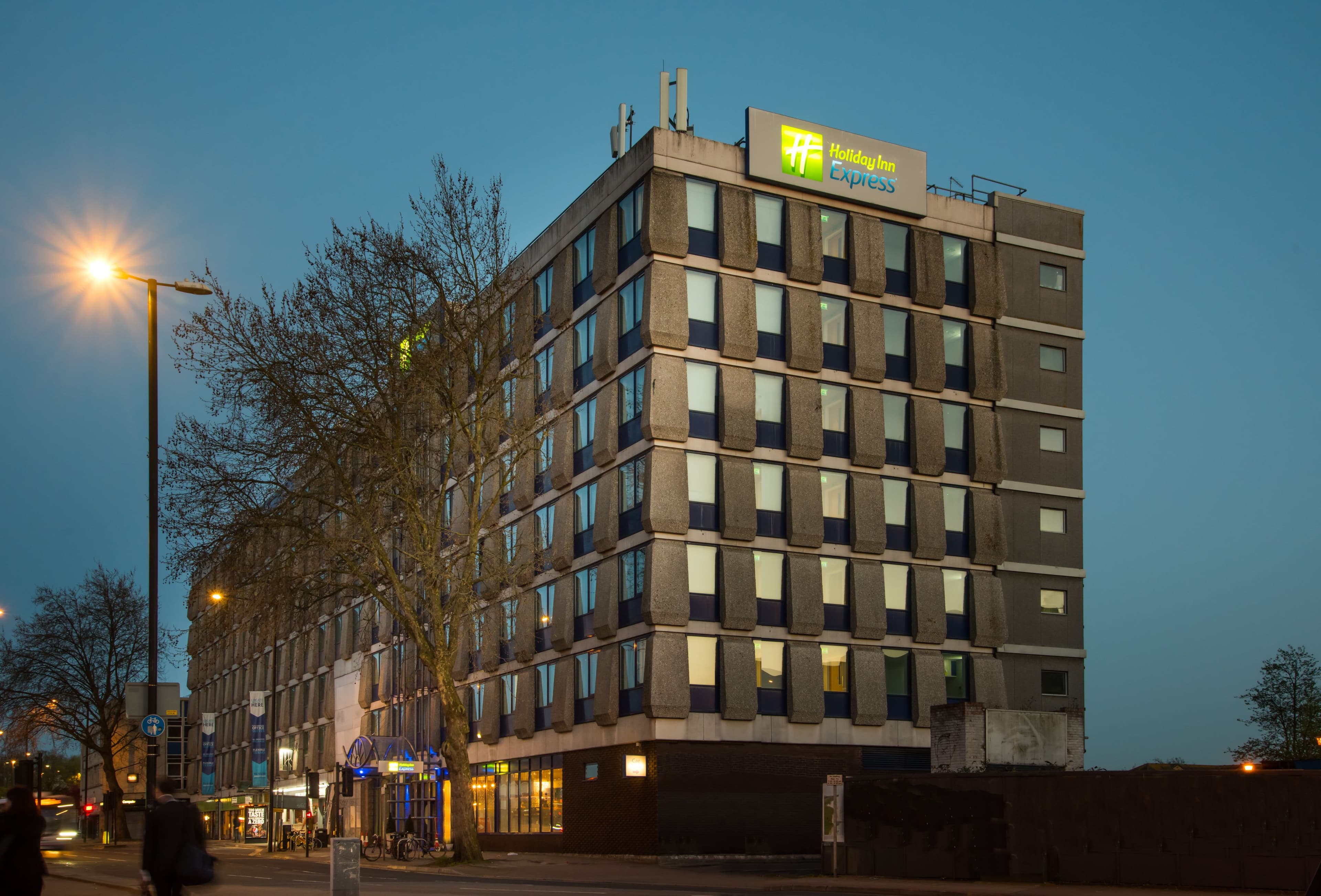 Holiday Inn Express Bristol City Centre - Image 1