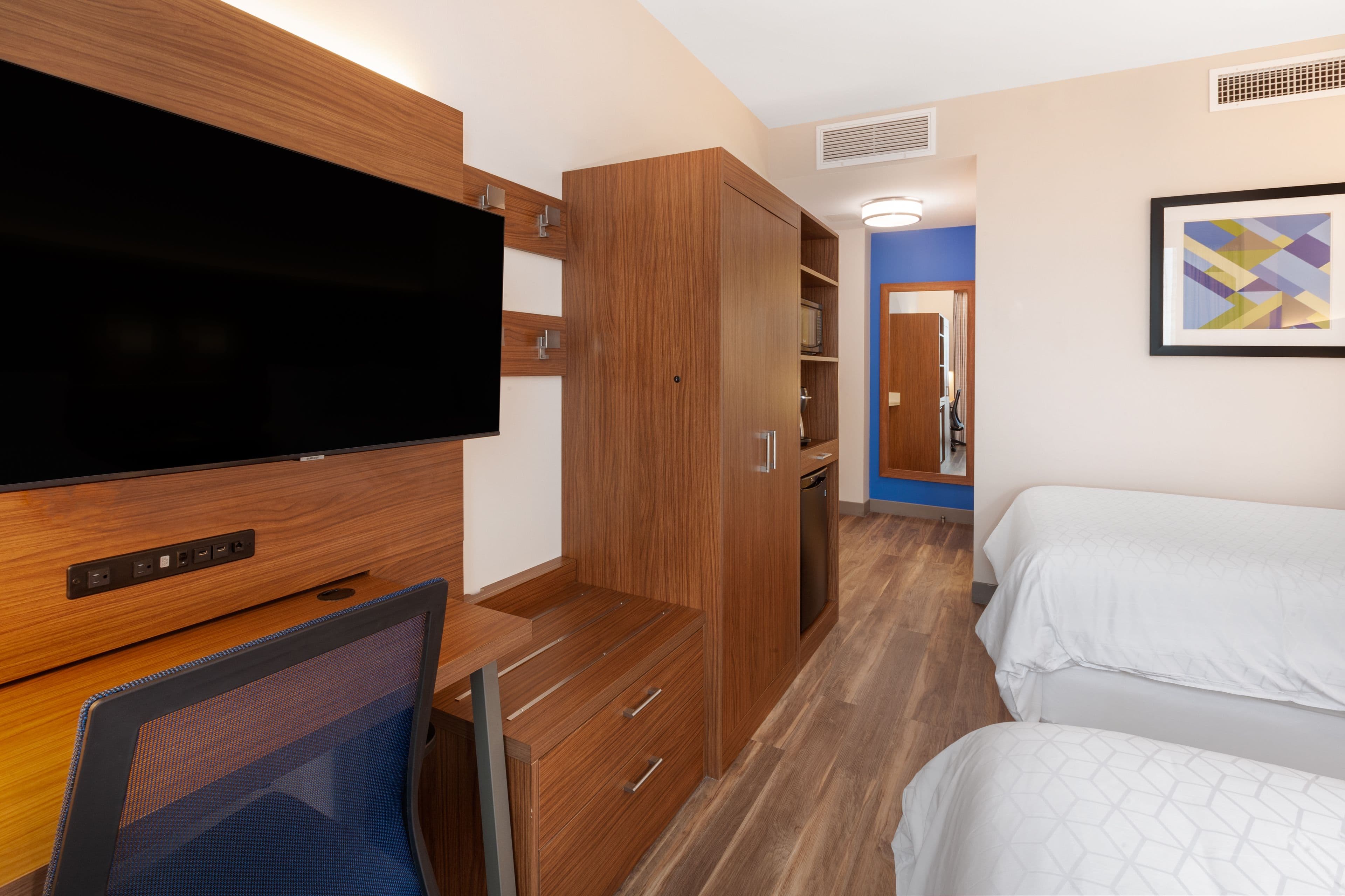Holiday Inn Express NYC Brooklyn - Sunset Park — 10