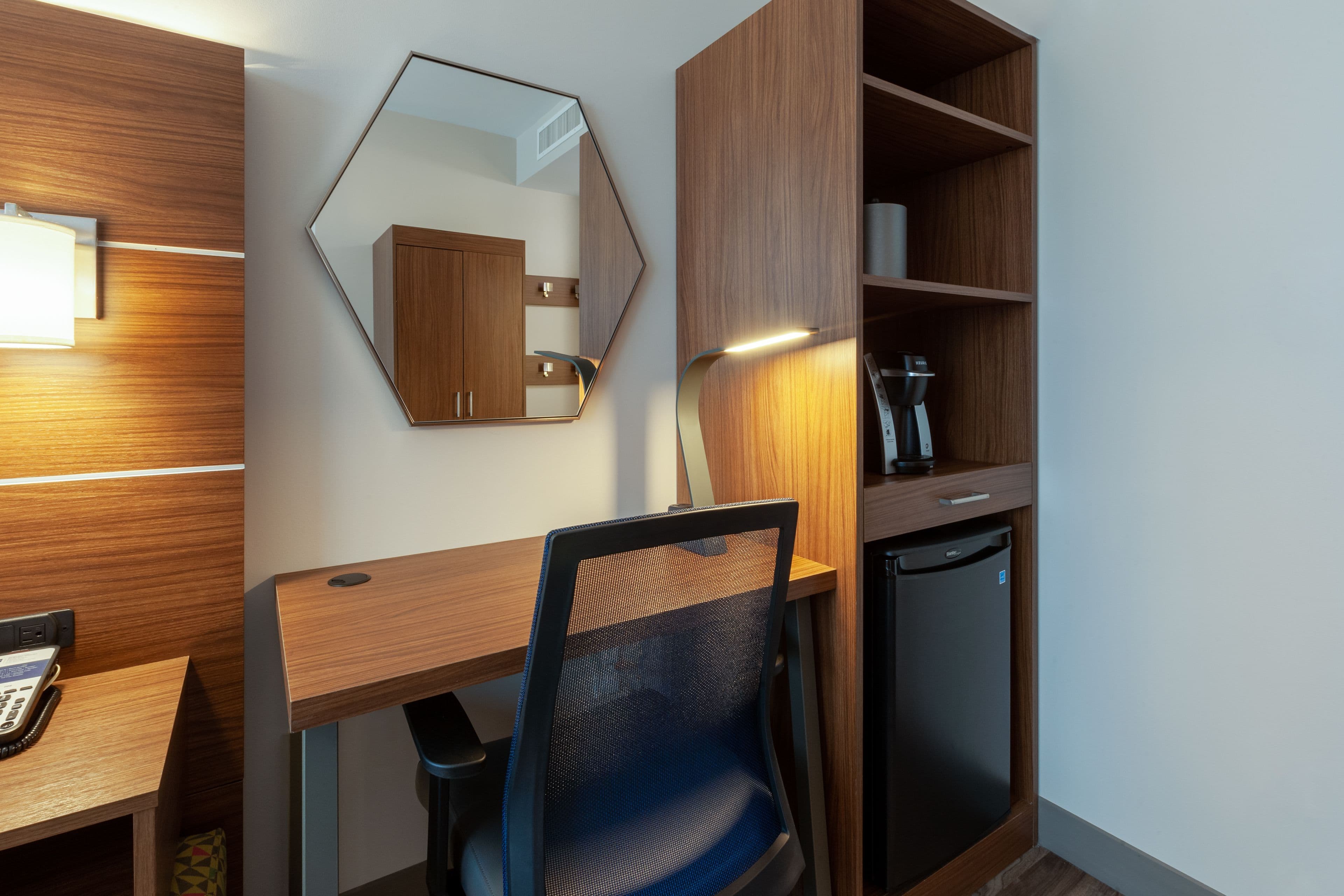 Holiday Inn Express NYC Brooklyn - Sunset Park — 8