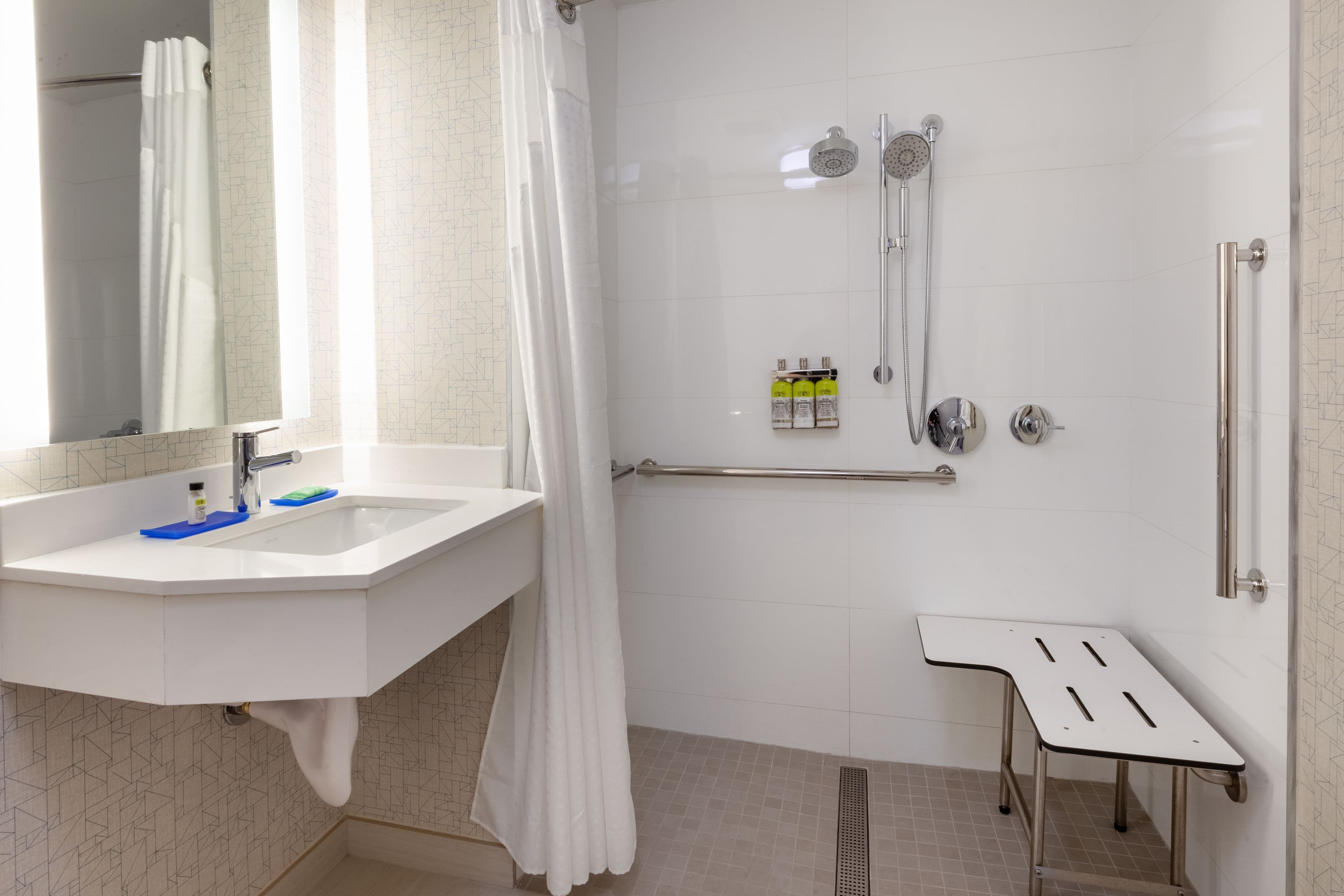 Holiday Inn Express NYC Brooklyn - Sunset Park — 11