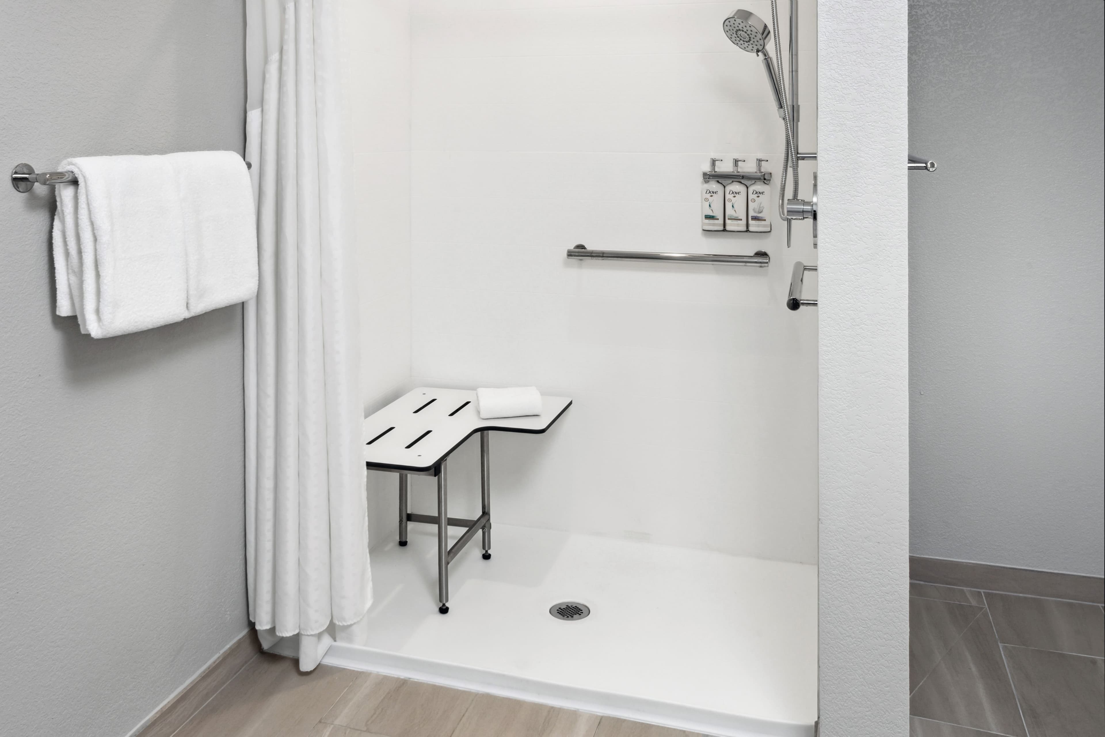 Holiday Inn Express Cleveland Airport - Brook Park — 23