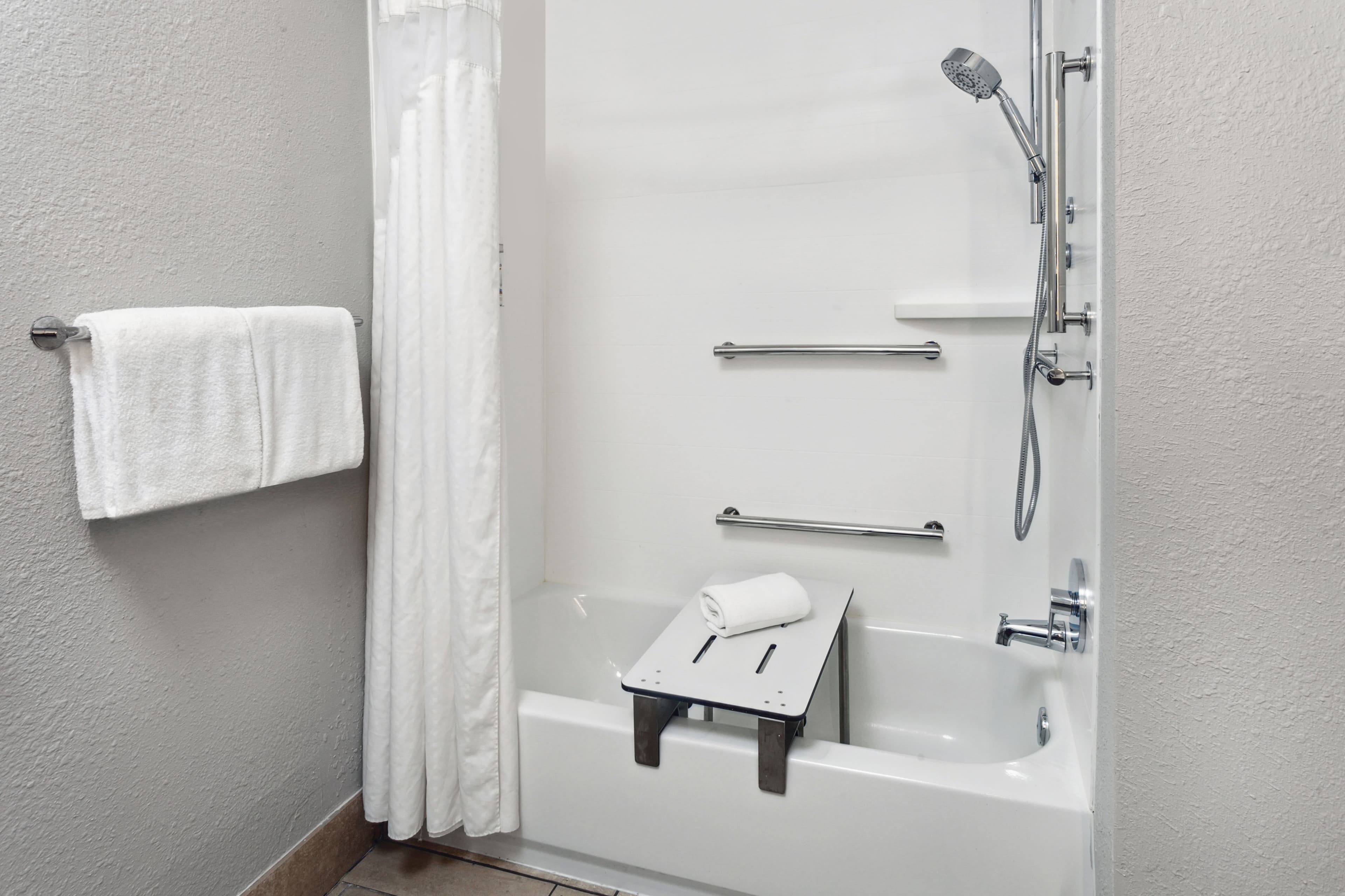 Holiday Inn Express Cleveland Airport - Brook Park — 19