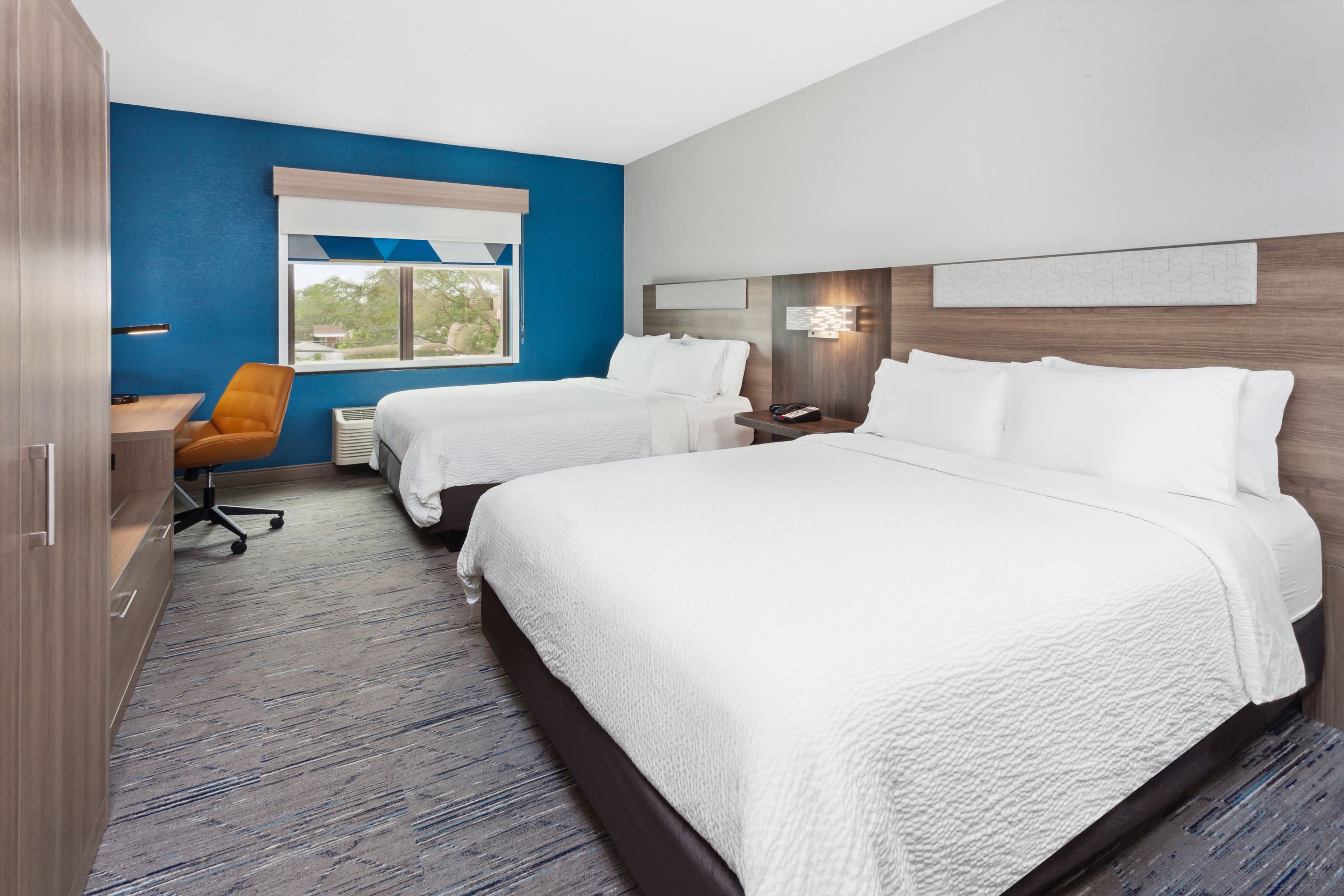 Holiday Inn Express Cleveland Airport - Brook Park — 37