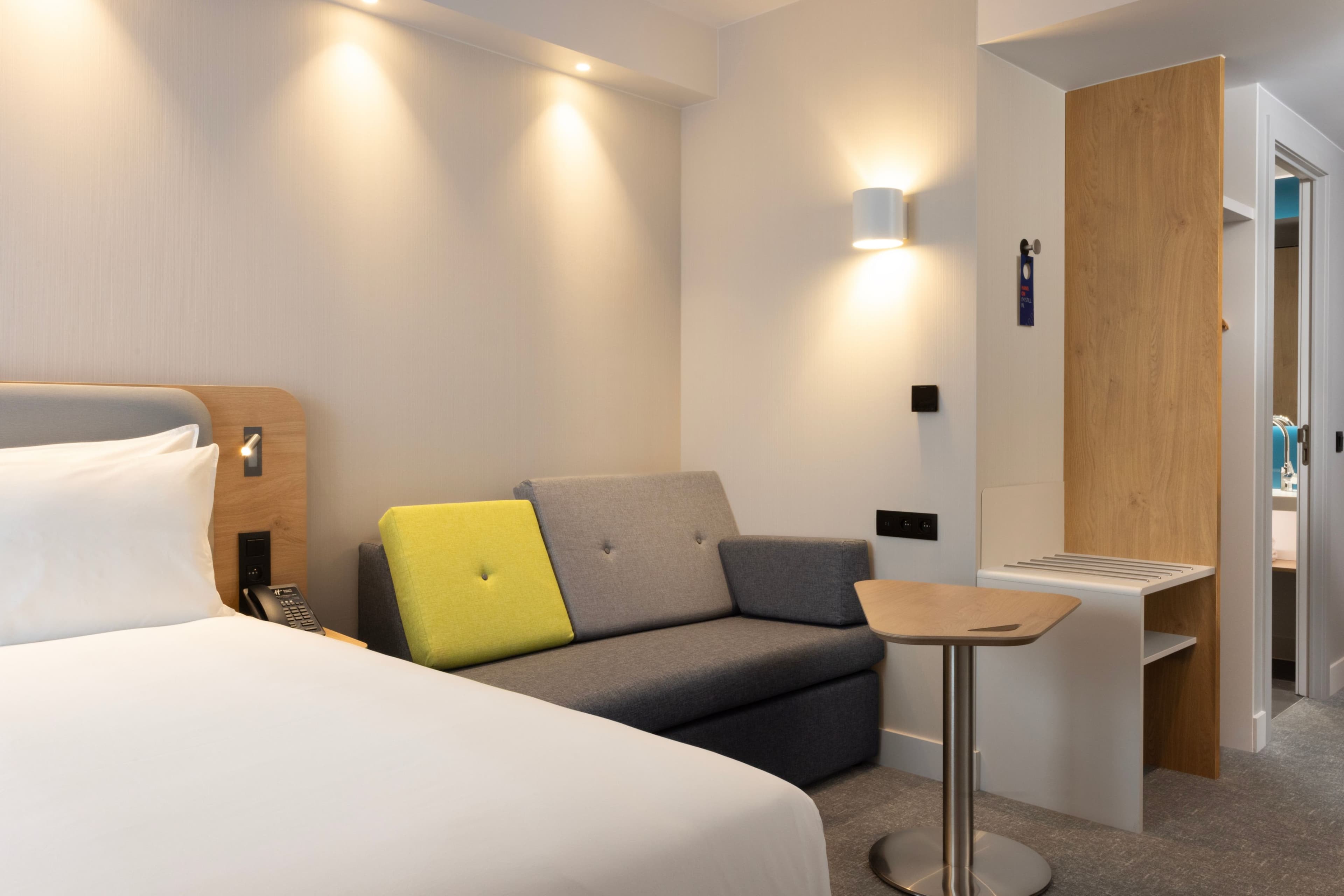 Holiday Inn Express Brussels - Airport — 17