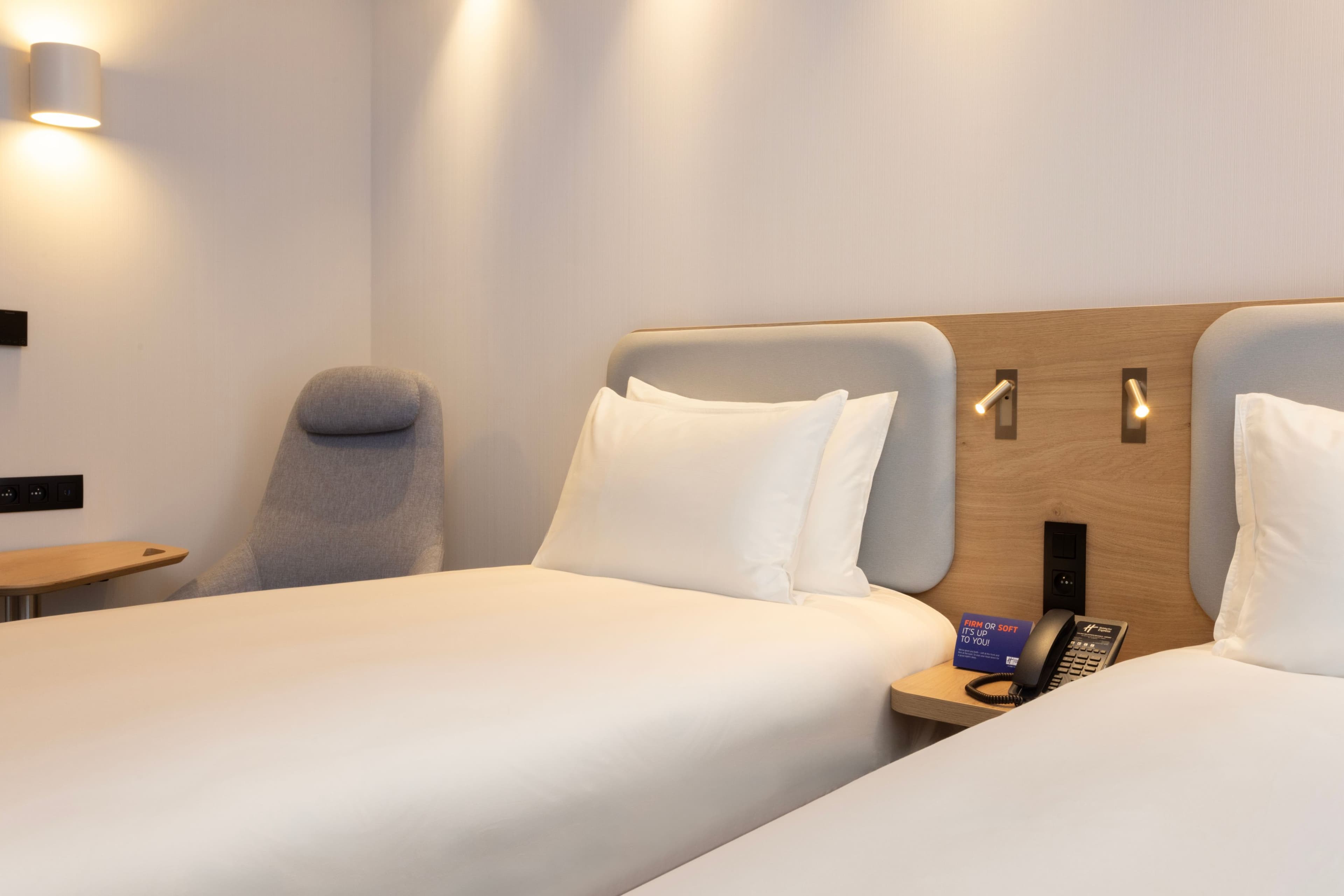 Standard Room with Free Breakfast - Image 5