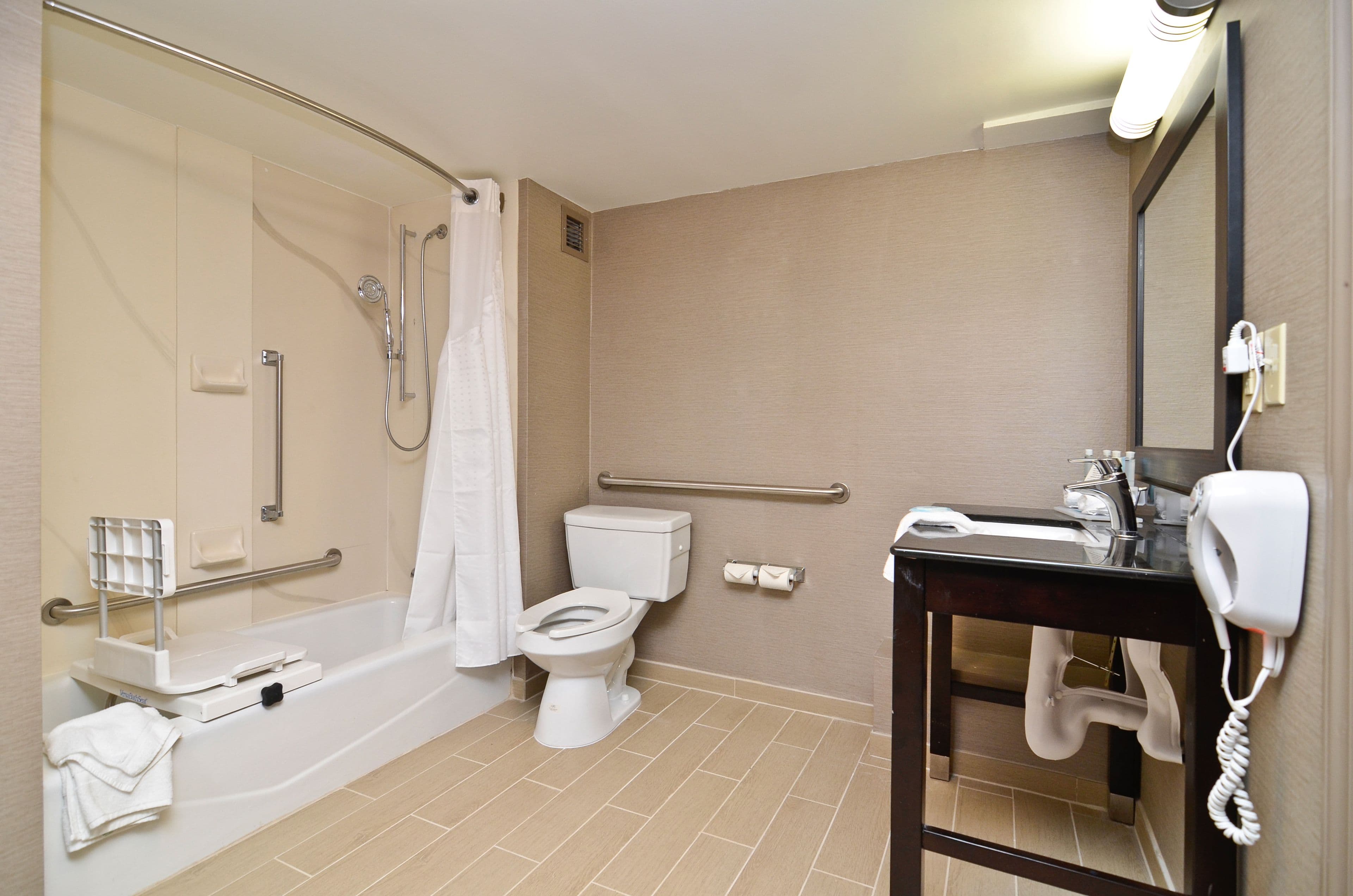 Holiday Inn Express Burlington — 24