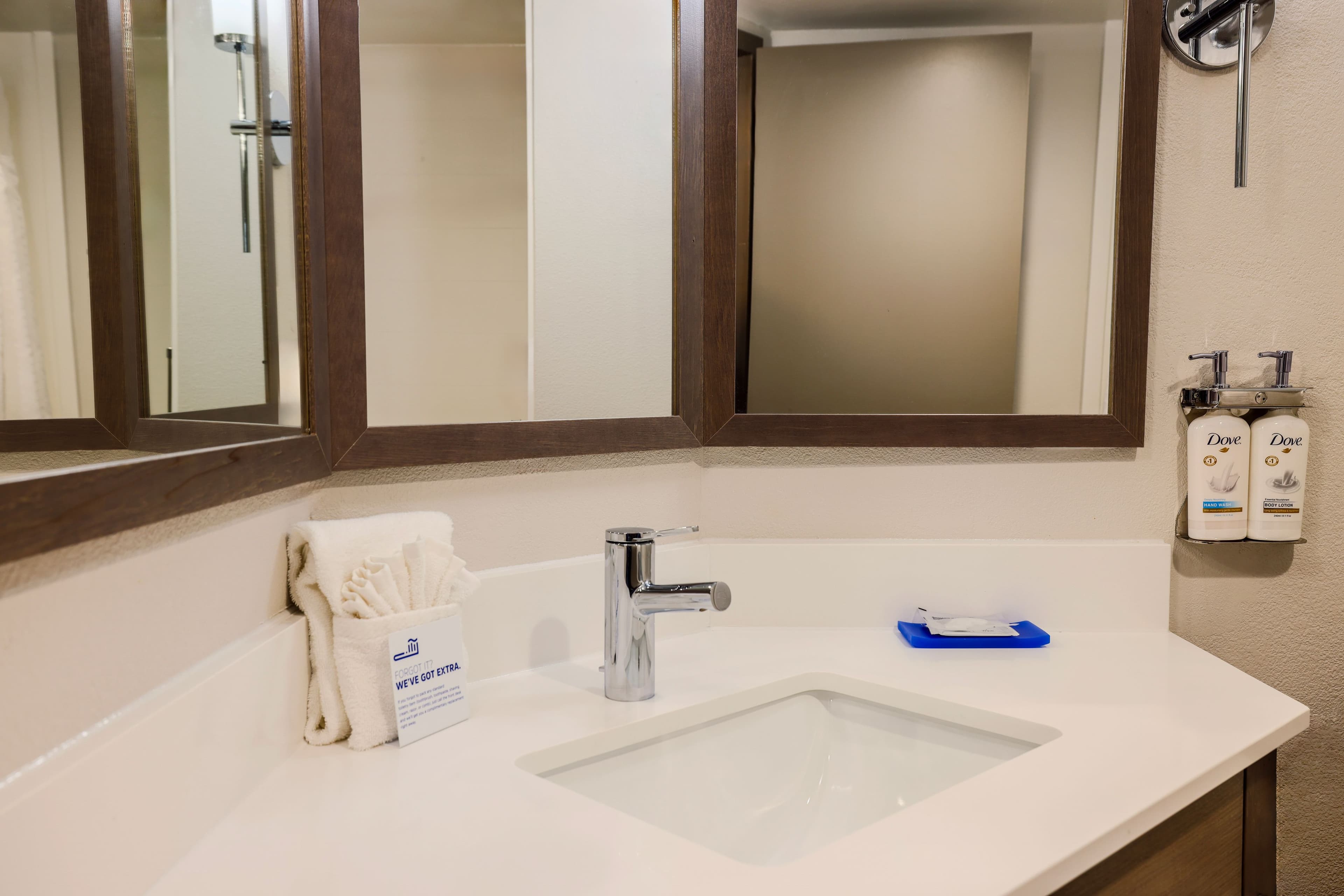 Holiday Inn Express Burlington - Image 5