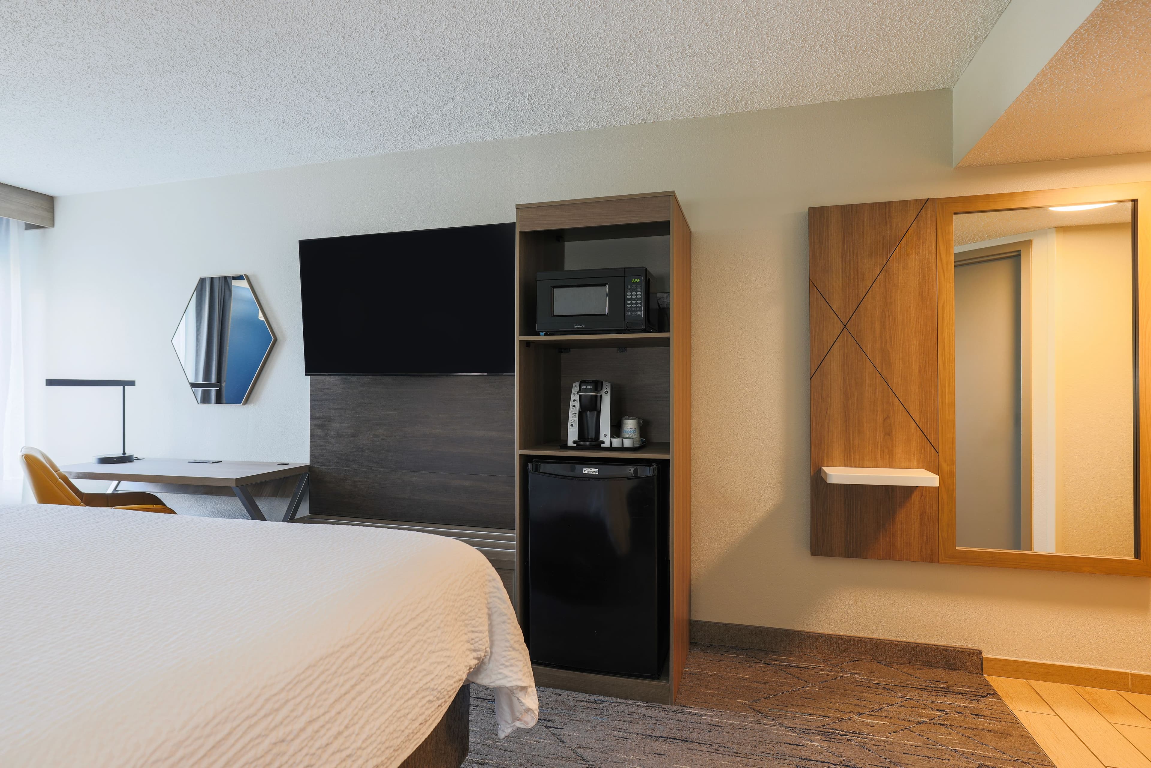 Holiday Inn Express Burlington — 21