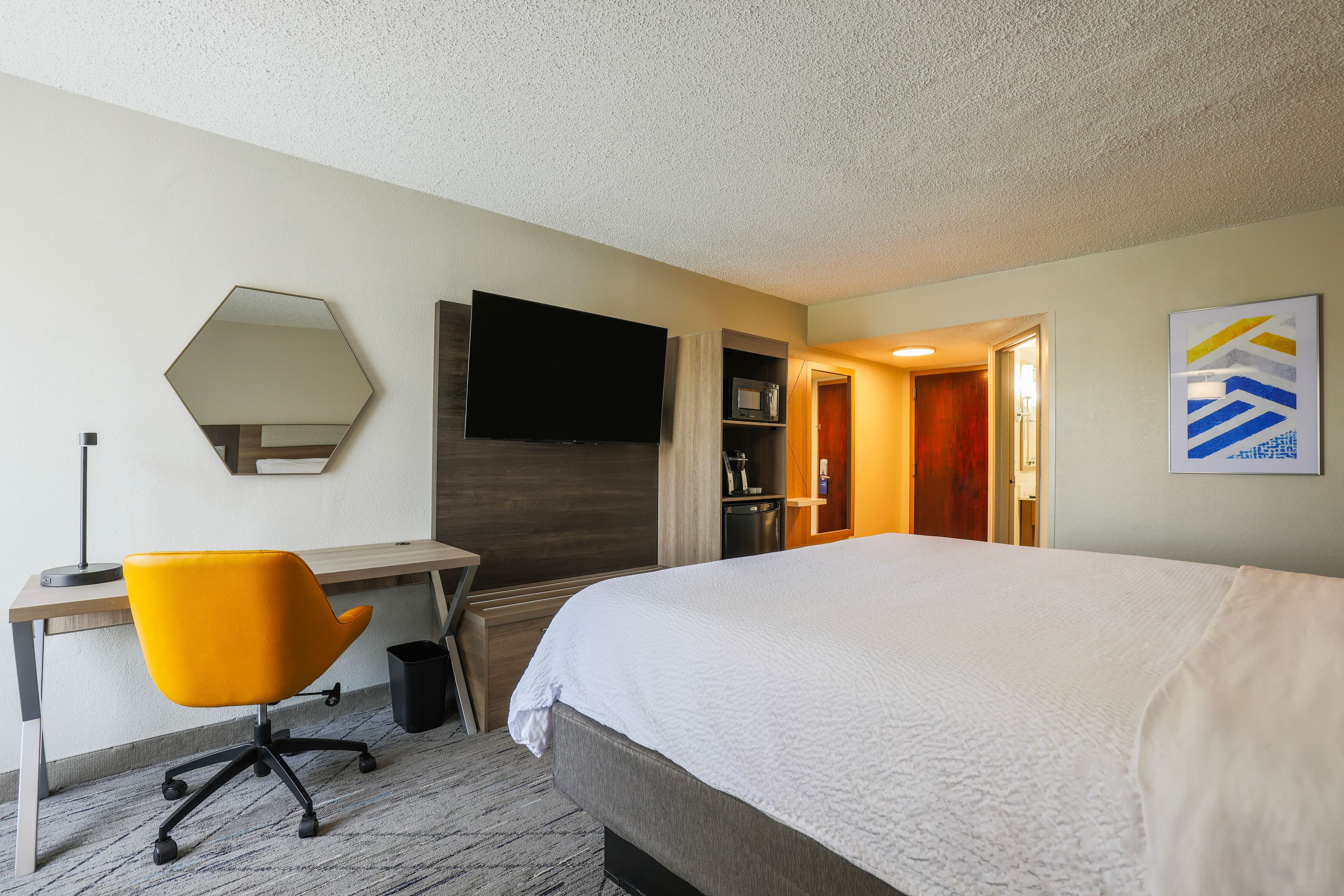 Holiday Inn Express Burlington — 17