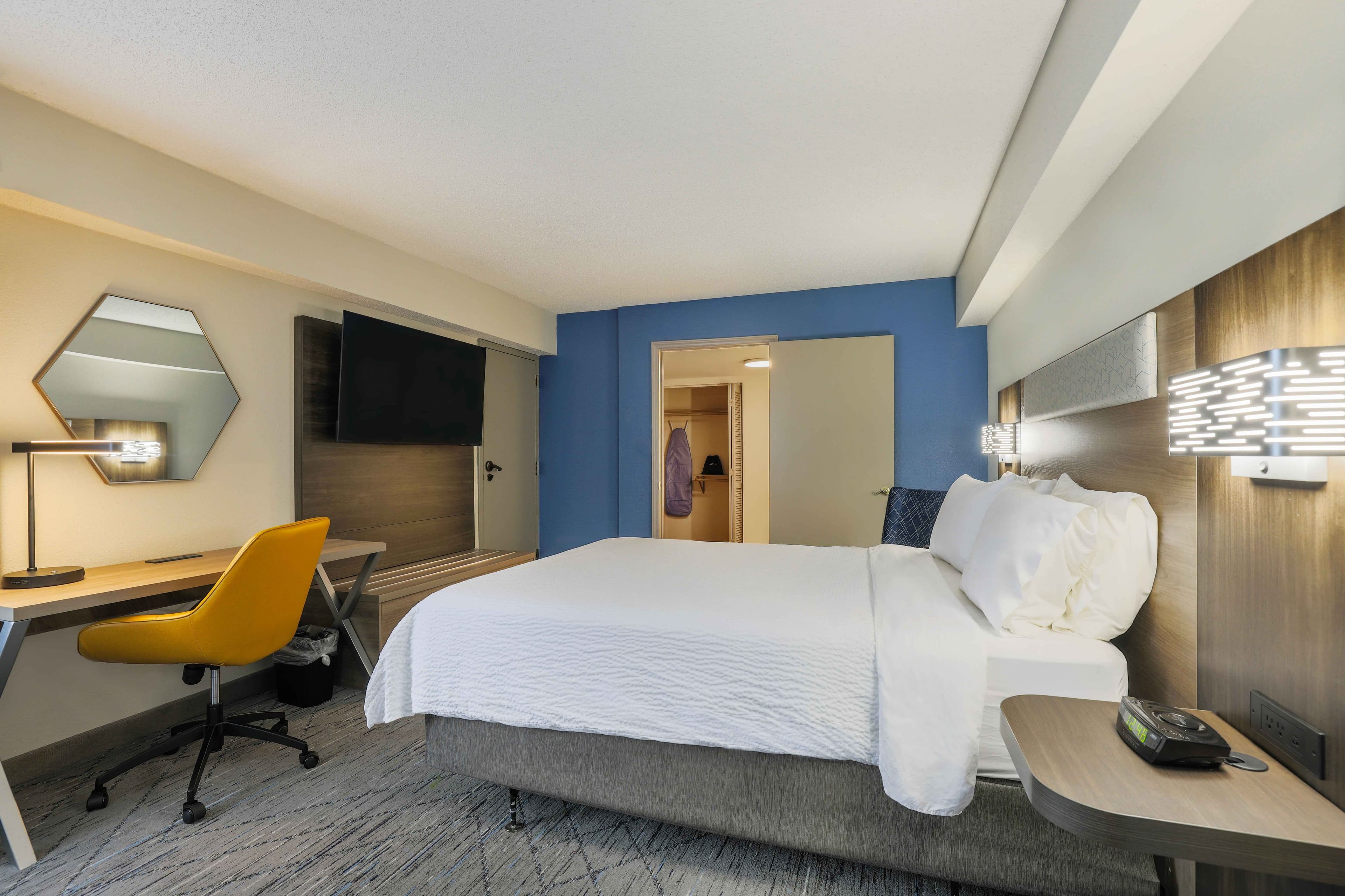 Holiday Inn Express Burlington — 28