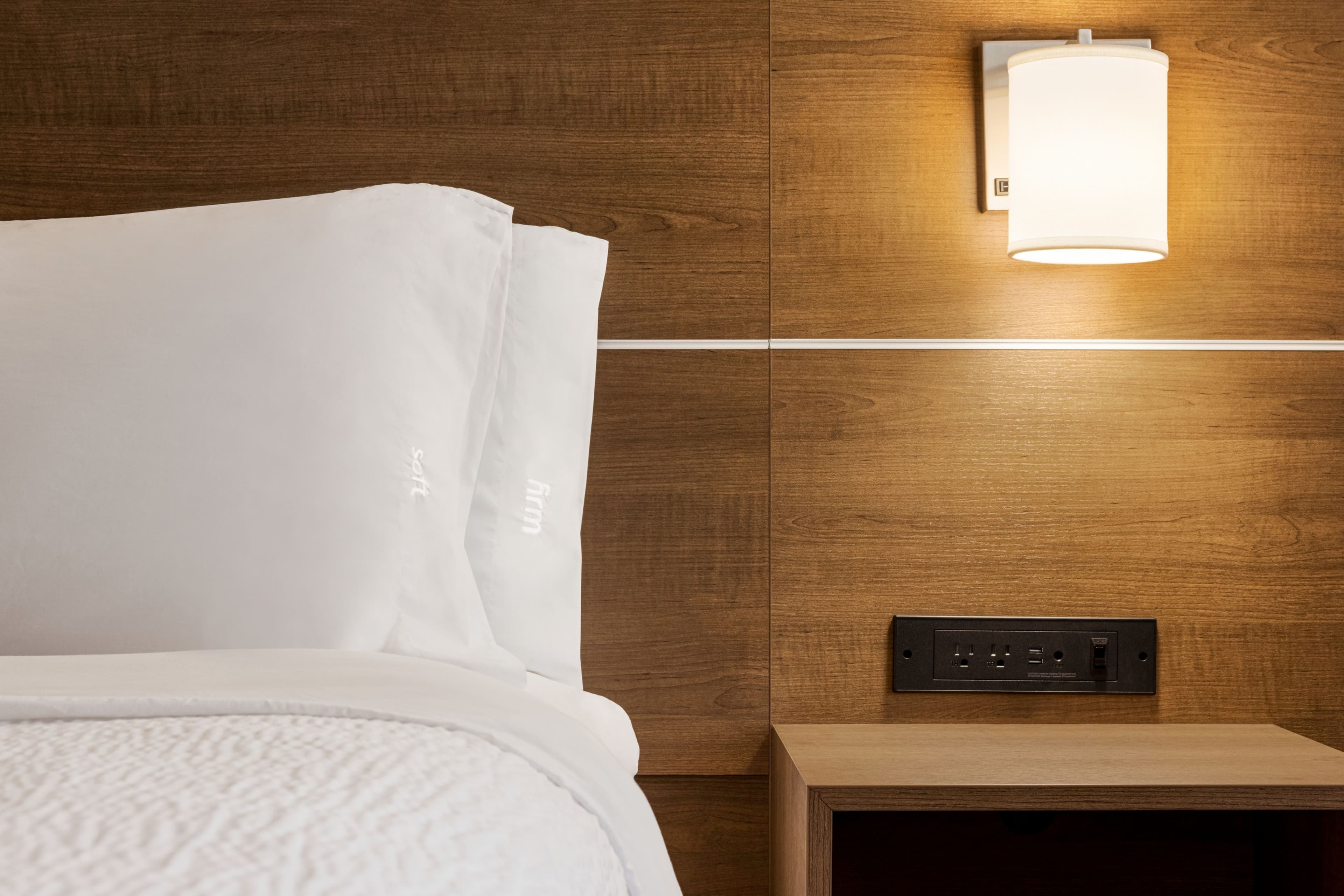 Holiday Inn Express Vancouver-Metrotown (Burnaby) - Image 3