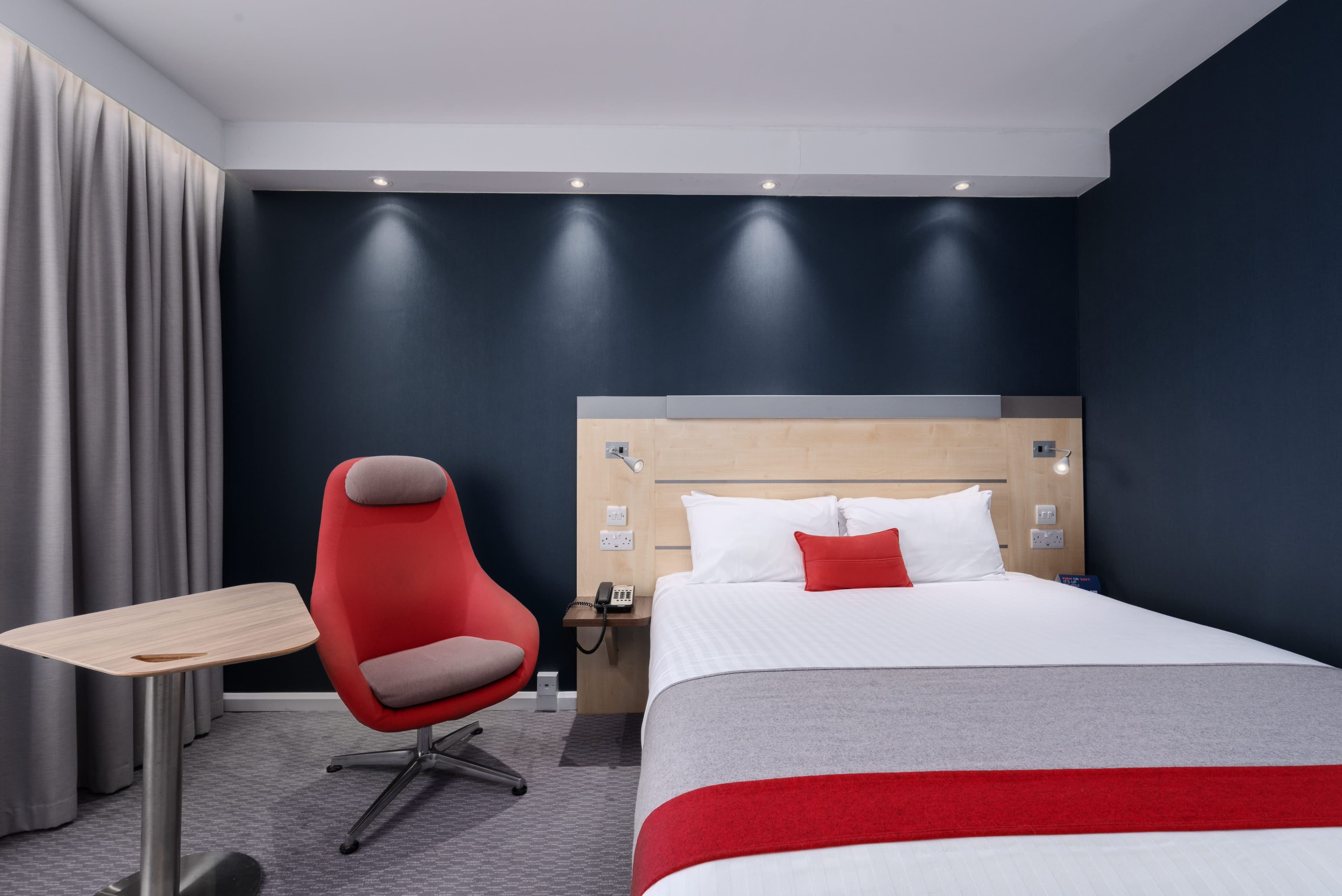 Holiday Inn Express Burnley M65, Jct.10 — 19