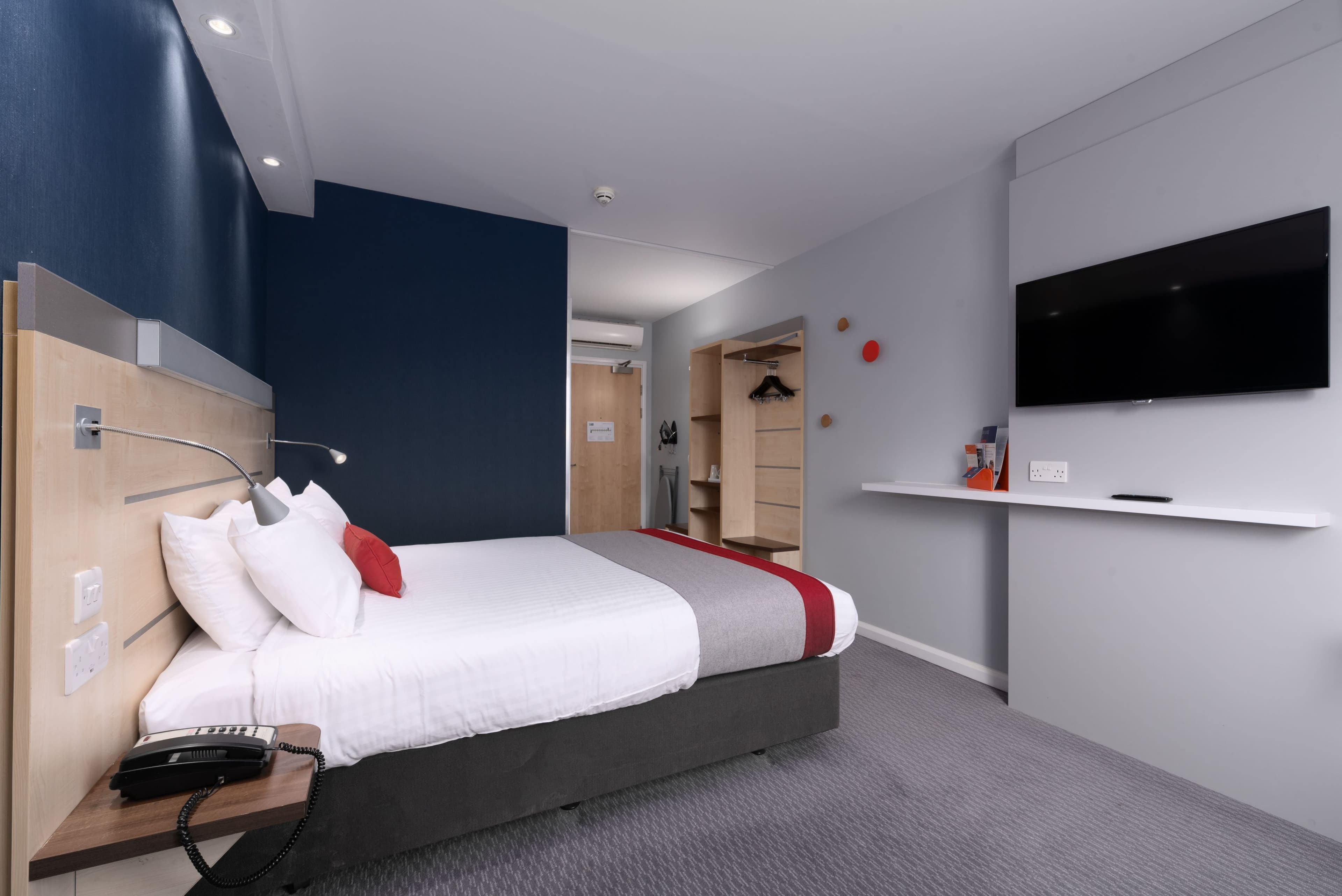 Holiday Inn Express Burnley M65, Jct.10 — 15