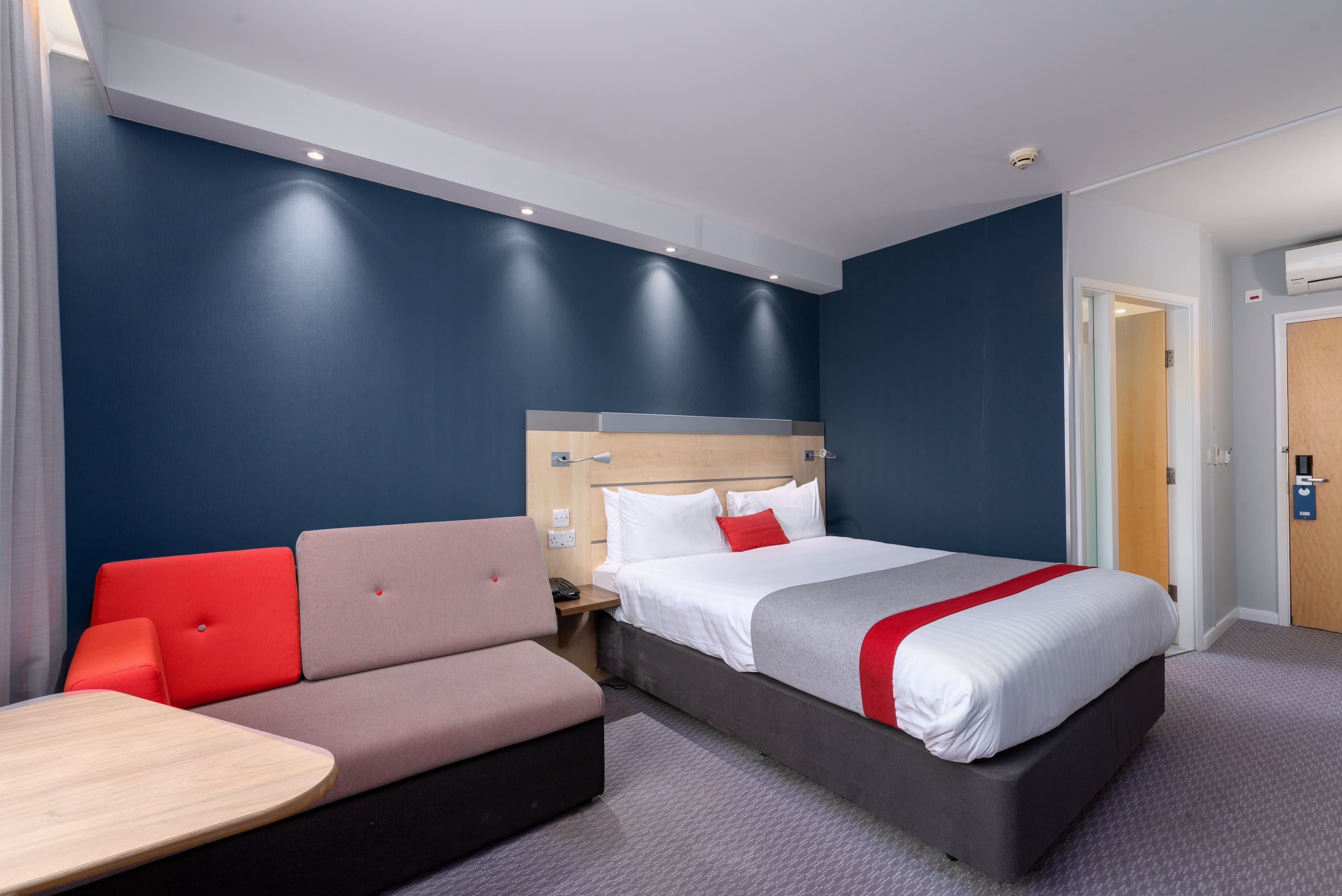 Holiday Inn Express Burnley M65, Jct.10 — 6
