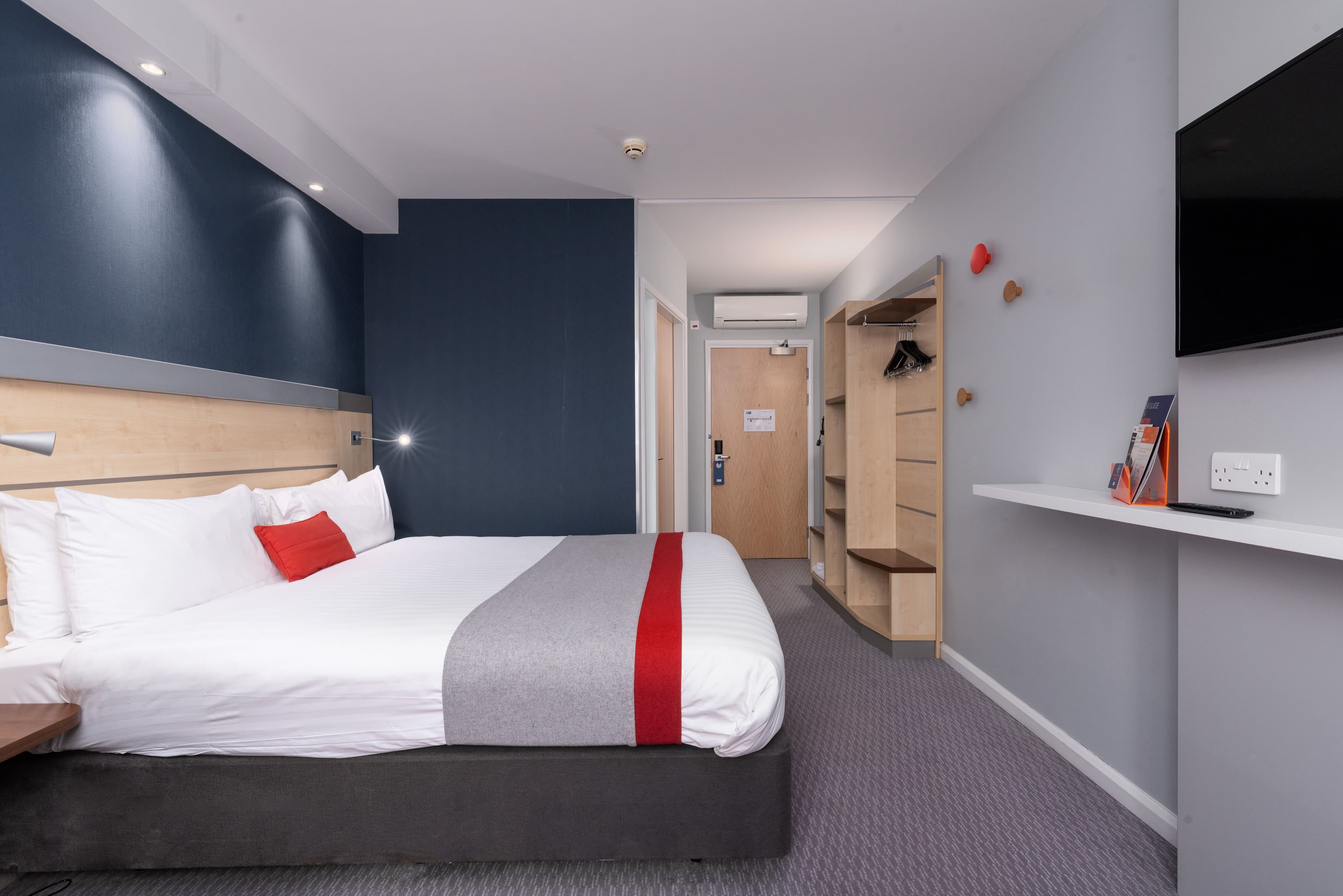 Holiday Inn Express Burnley M65, Jct.10 — 16
