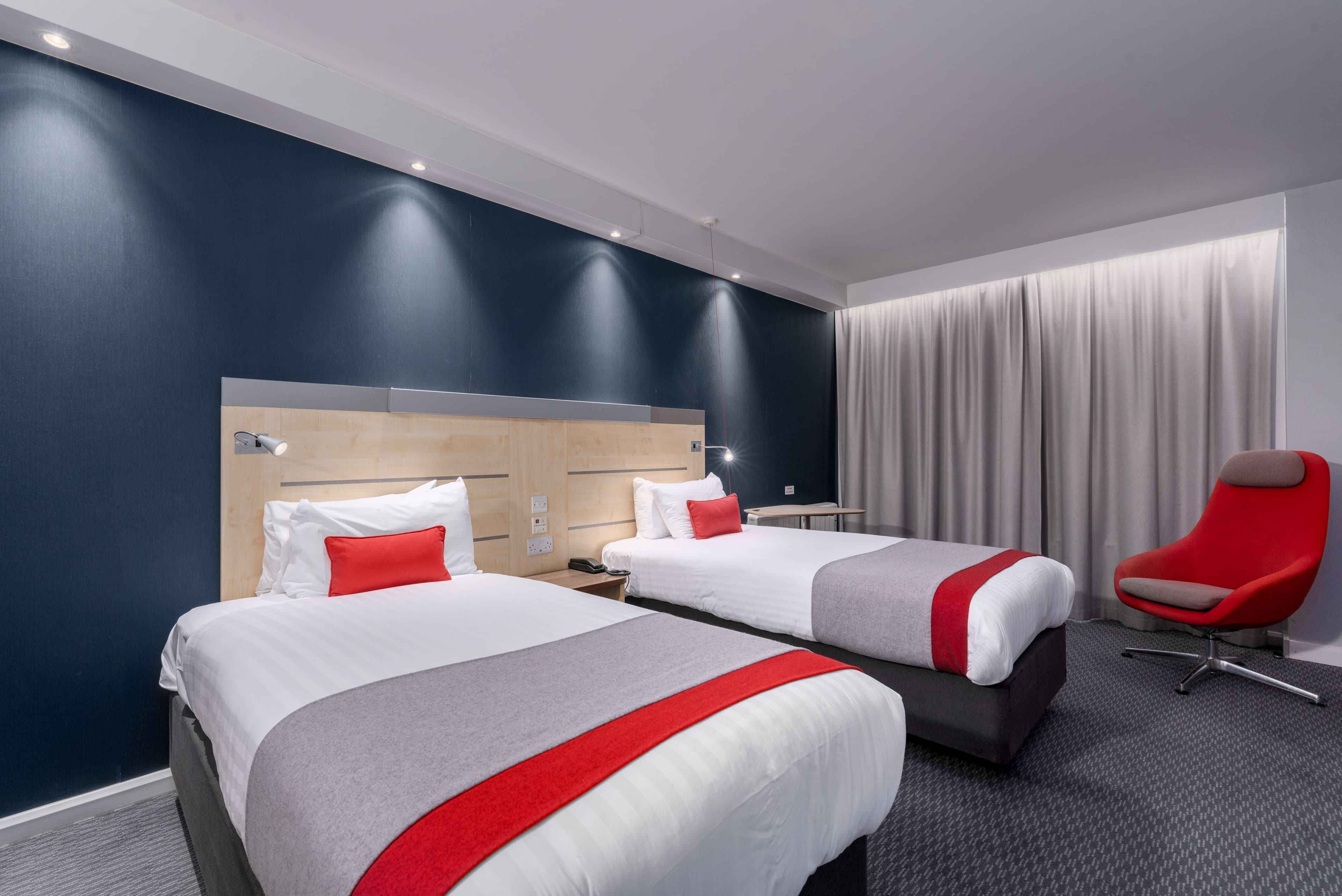 Holiday Inn Express Burnley M65, Jct.10 — 32