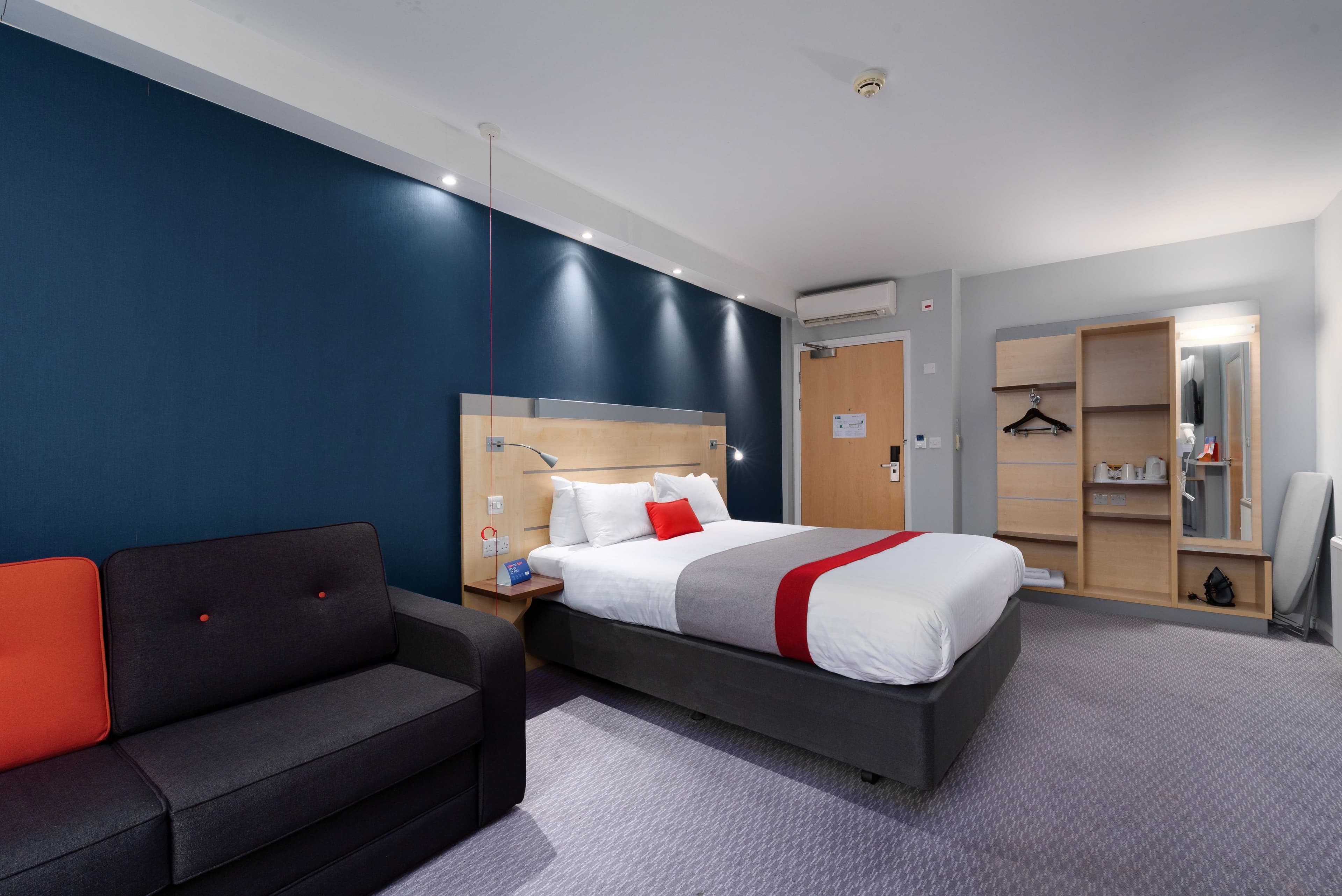 Holiday Inn Express Burnley M65, Jct.10 — 21