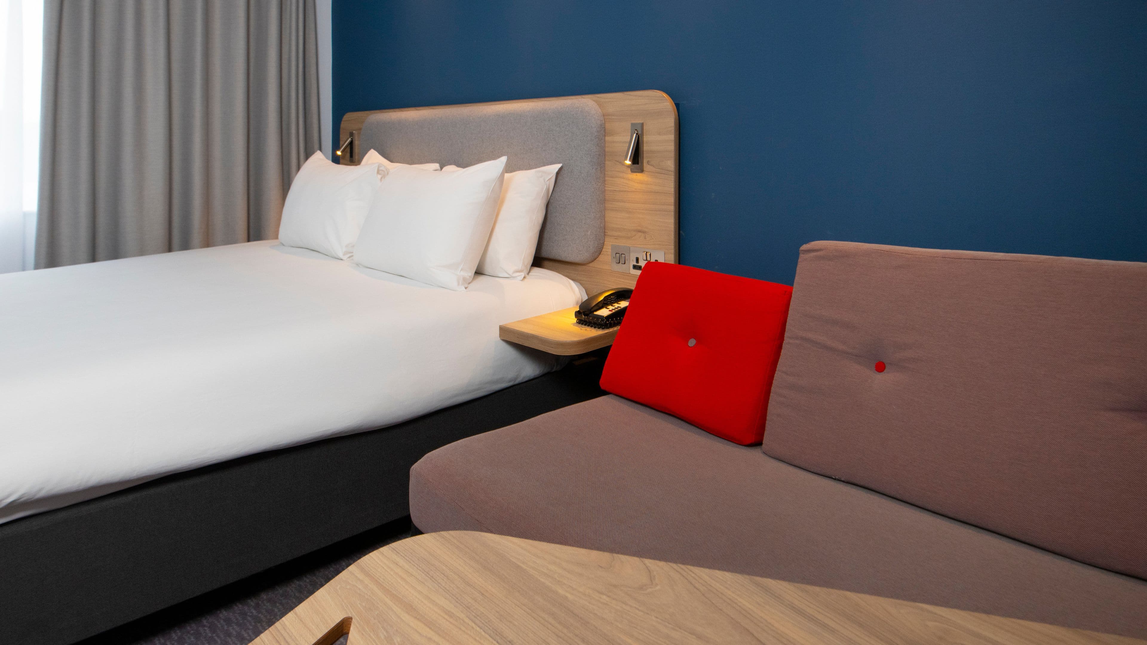 Holiday Inn Express Burton upon Trent — 8