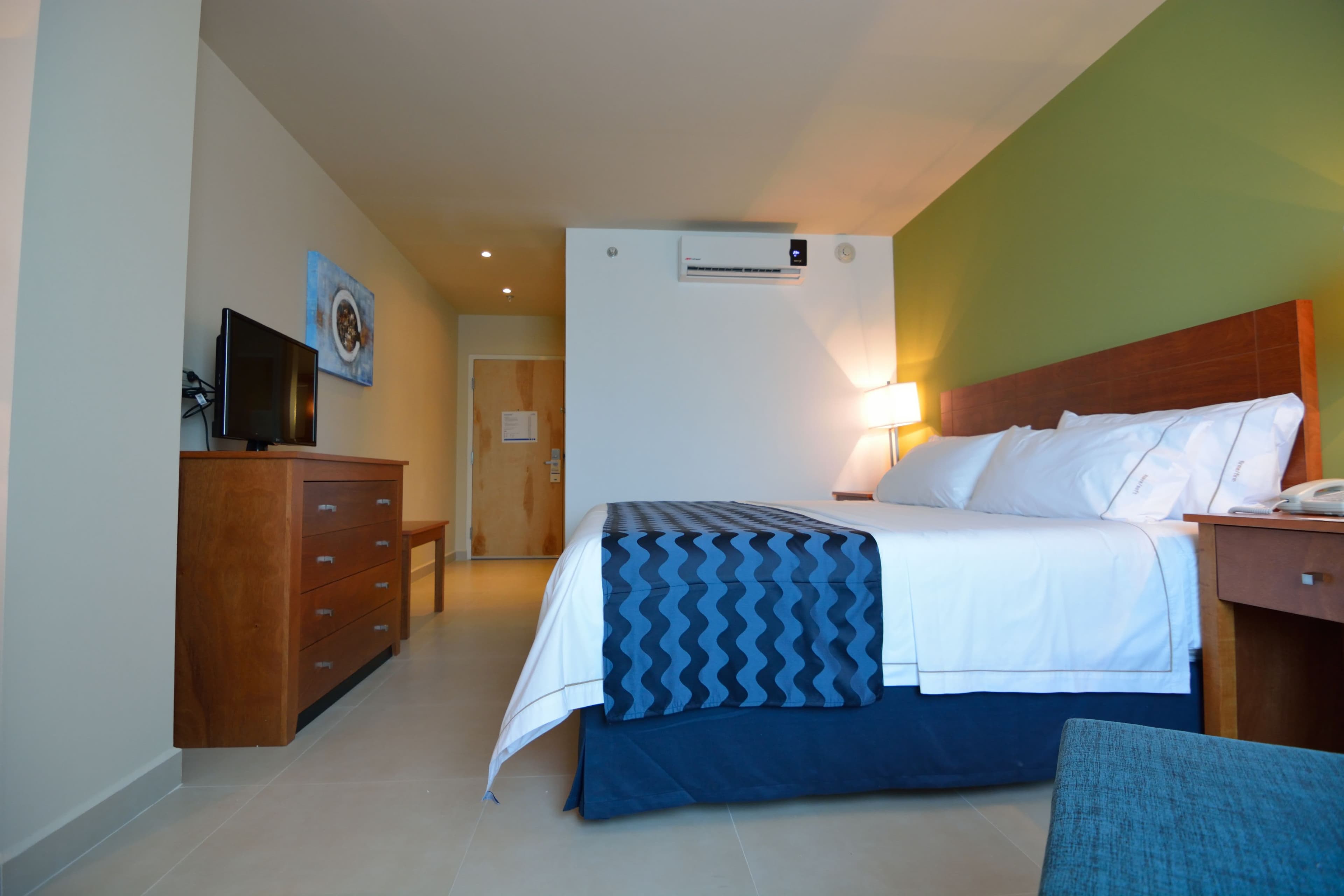 Holiday Inn Express Cabo San Lucas - Image 4