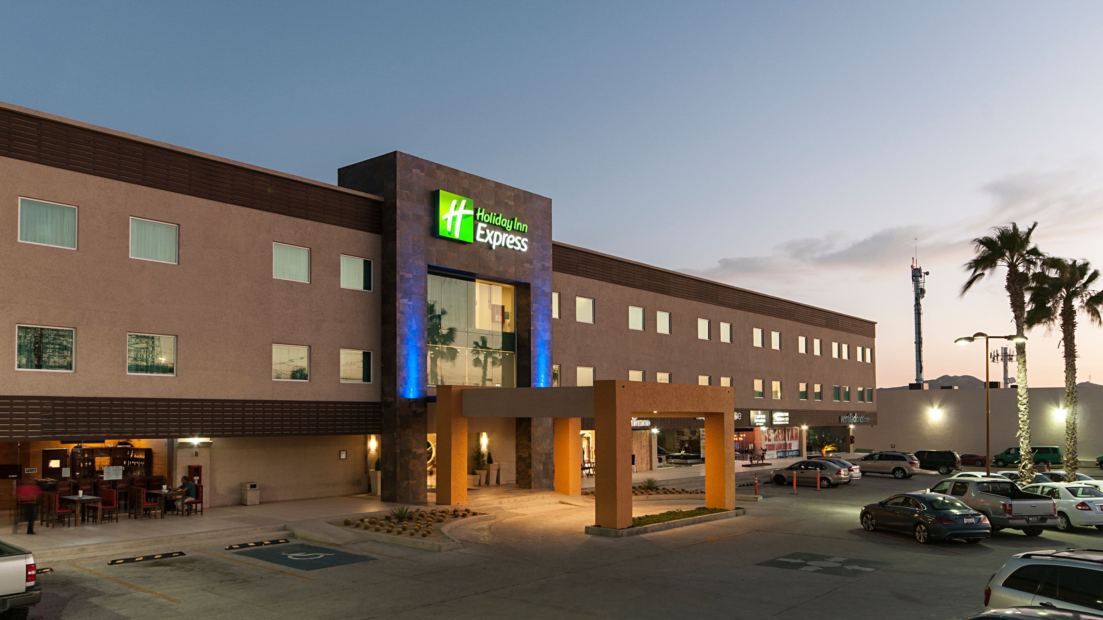 Holiday Inn Express Cabo San Lucas - Image 1