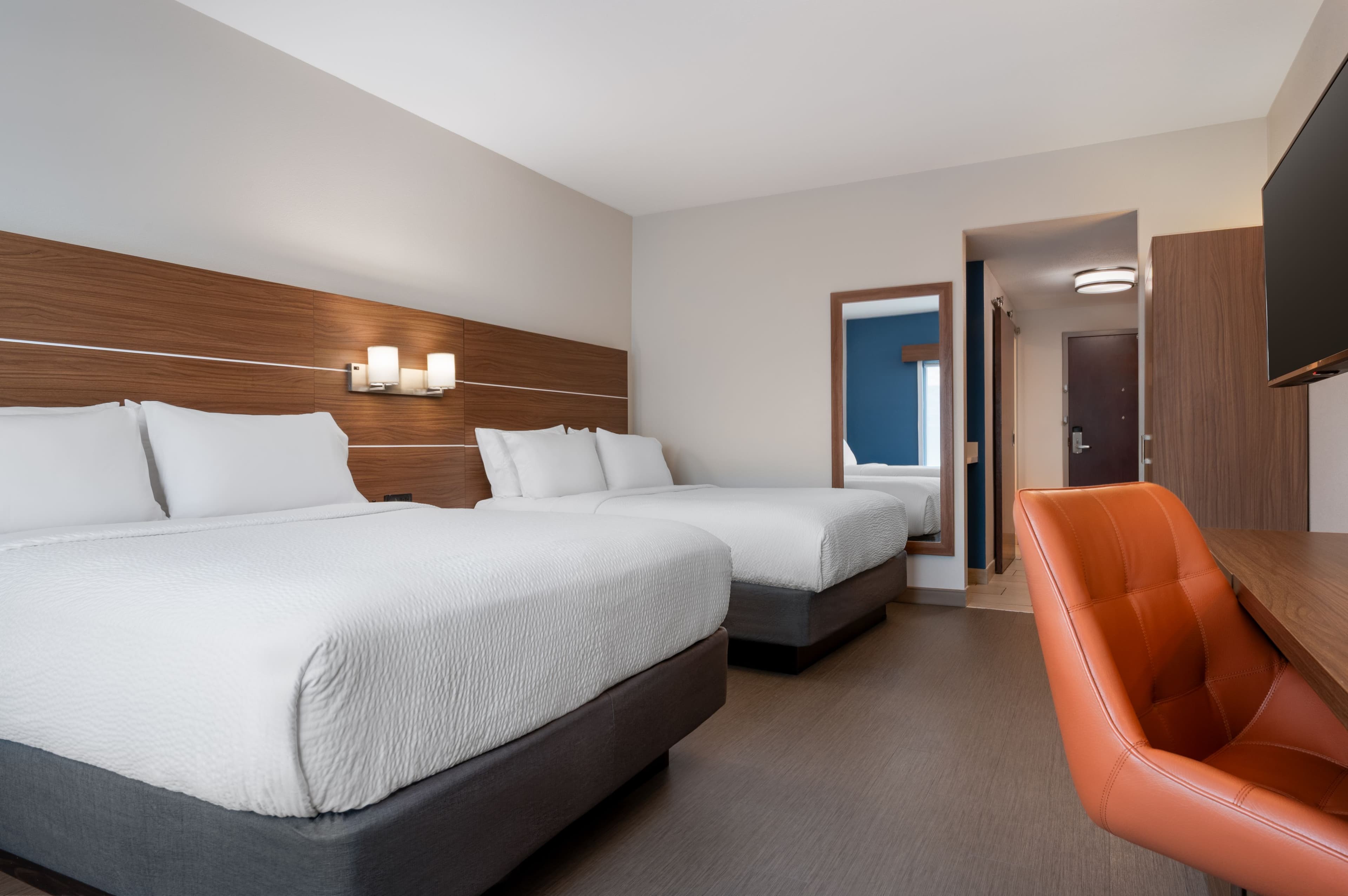 Holiday Inn Express Calhoun South — 37