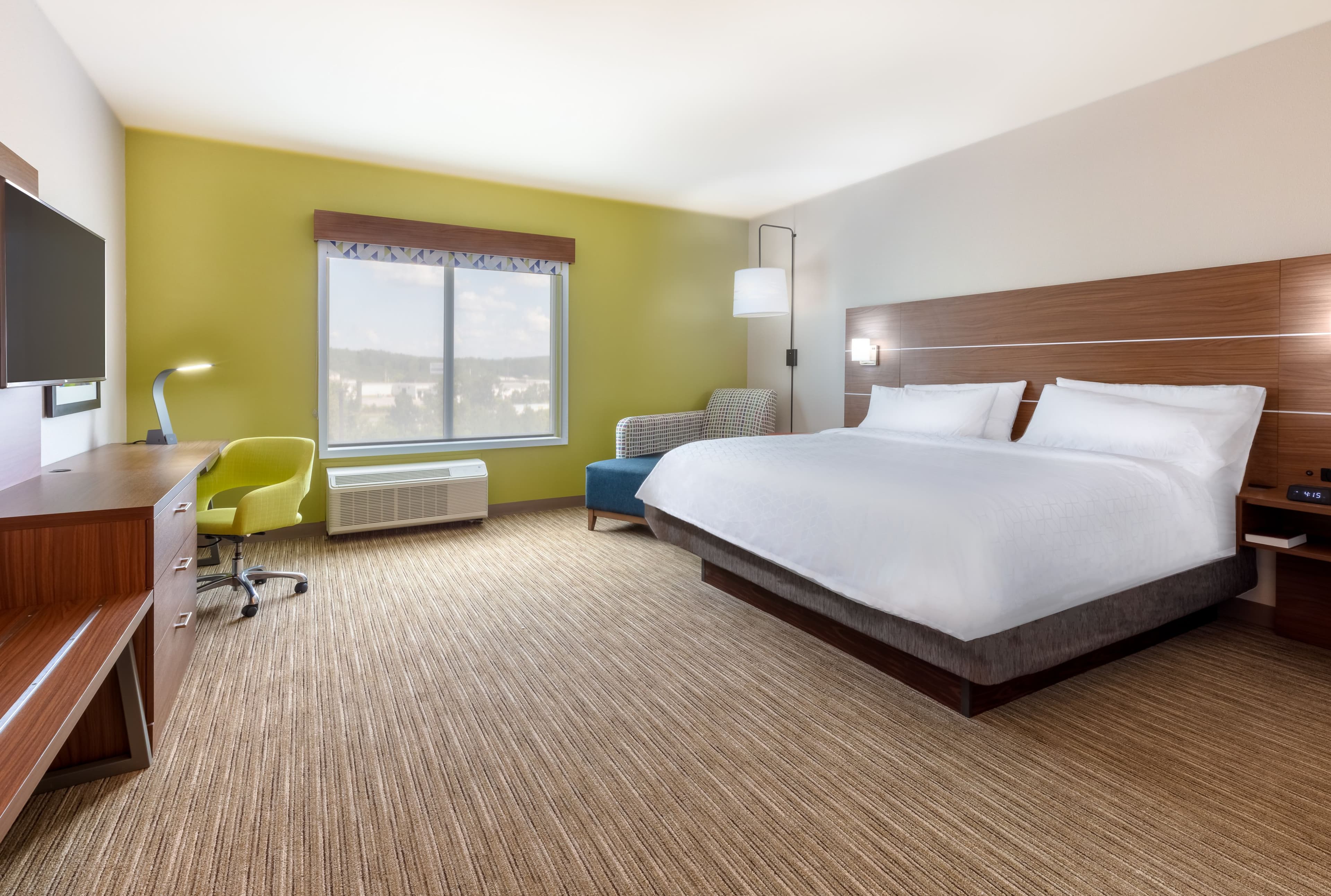 Holiday Inn Express Calhoun South - Image 3