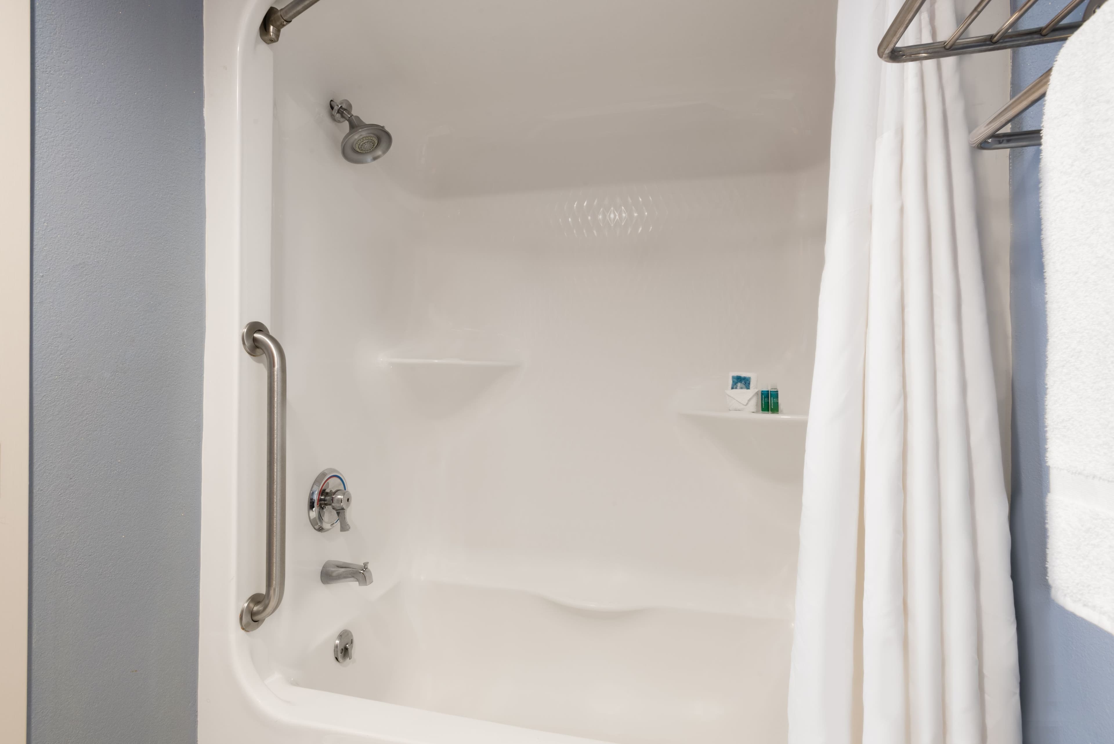 Holiday Inn Express Cambridge — 11