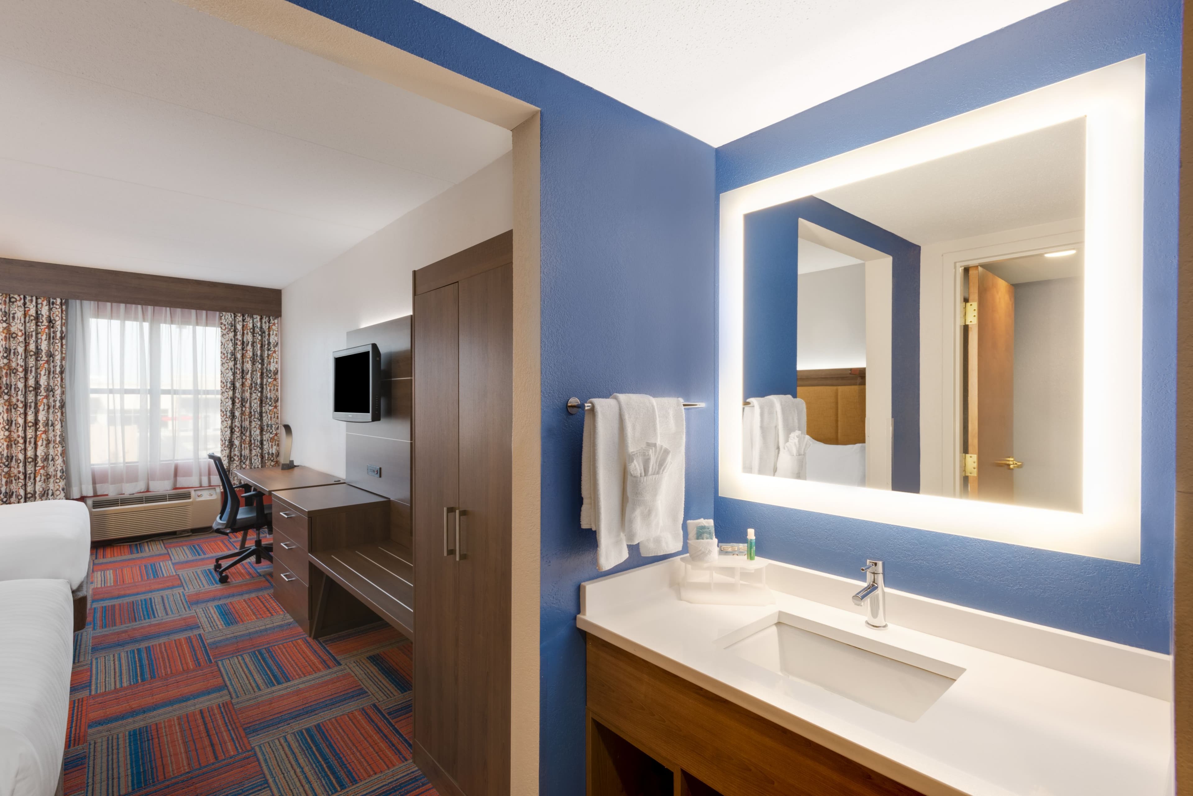 Holiday Inn Express Cambridge - Image 5