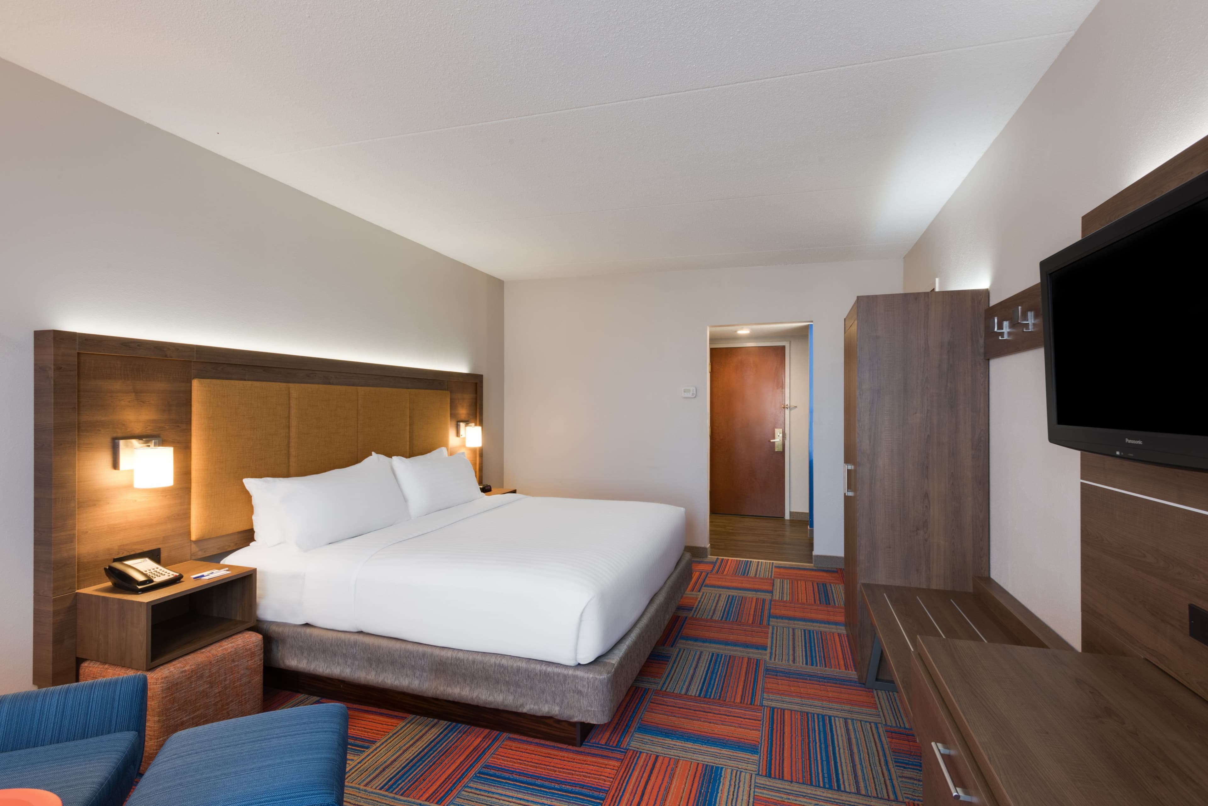 Holiday Inn Express Cambridge — 7