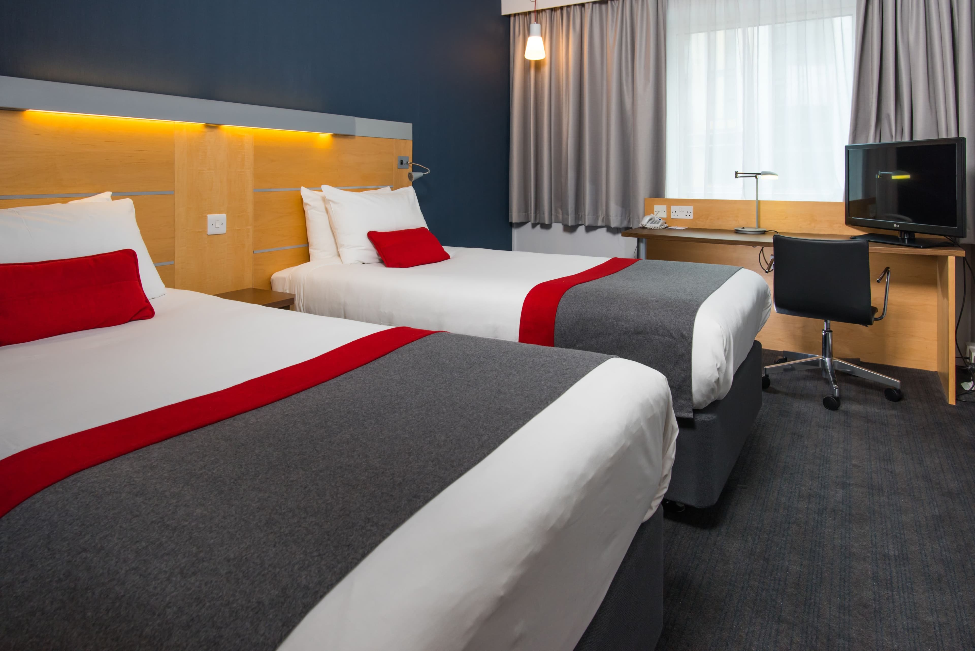 Holiday Inn Express Cambridge — 17