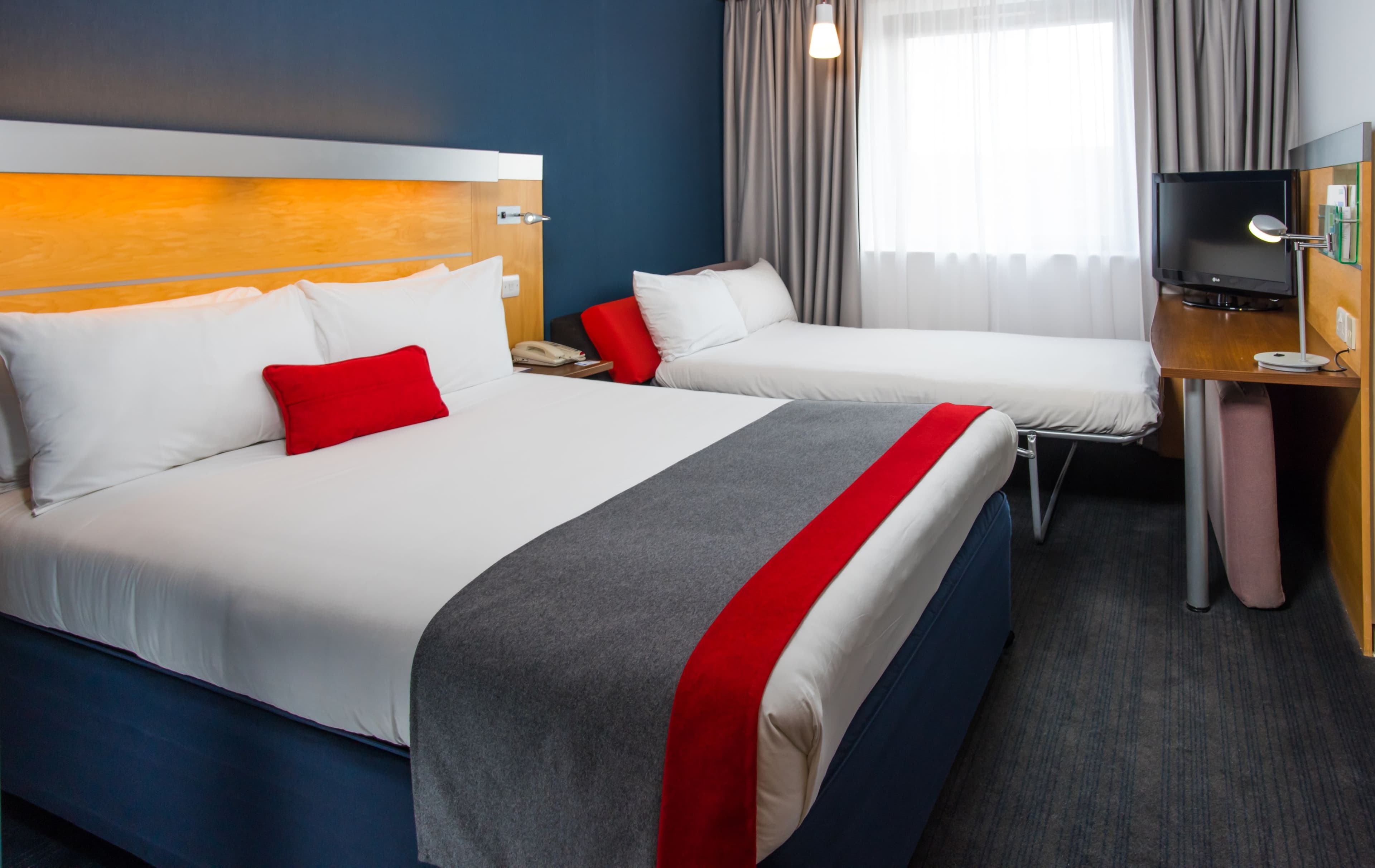 Holiday Inn Express Cambridge — 6