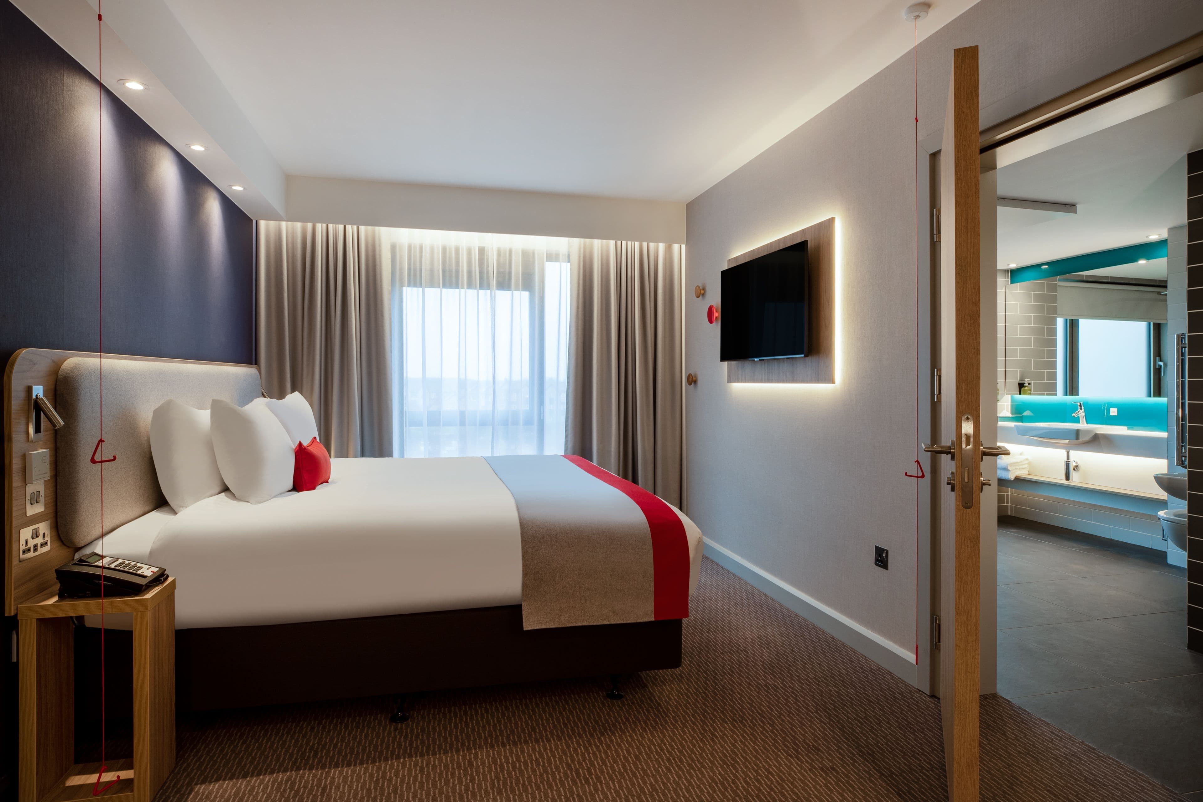 Holiday Inn Express Cambridge West - Cambourne — 16