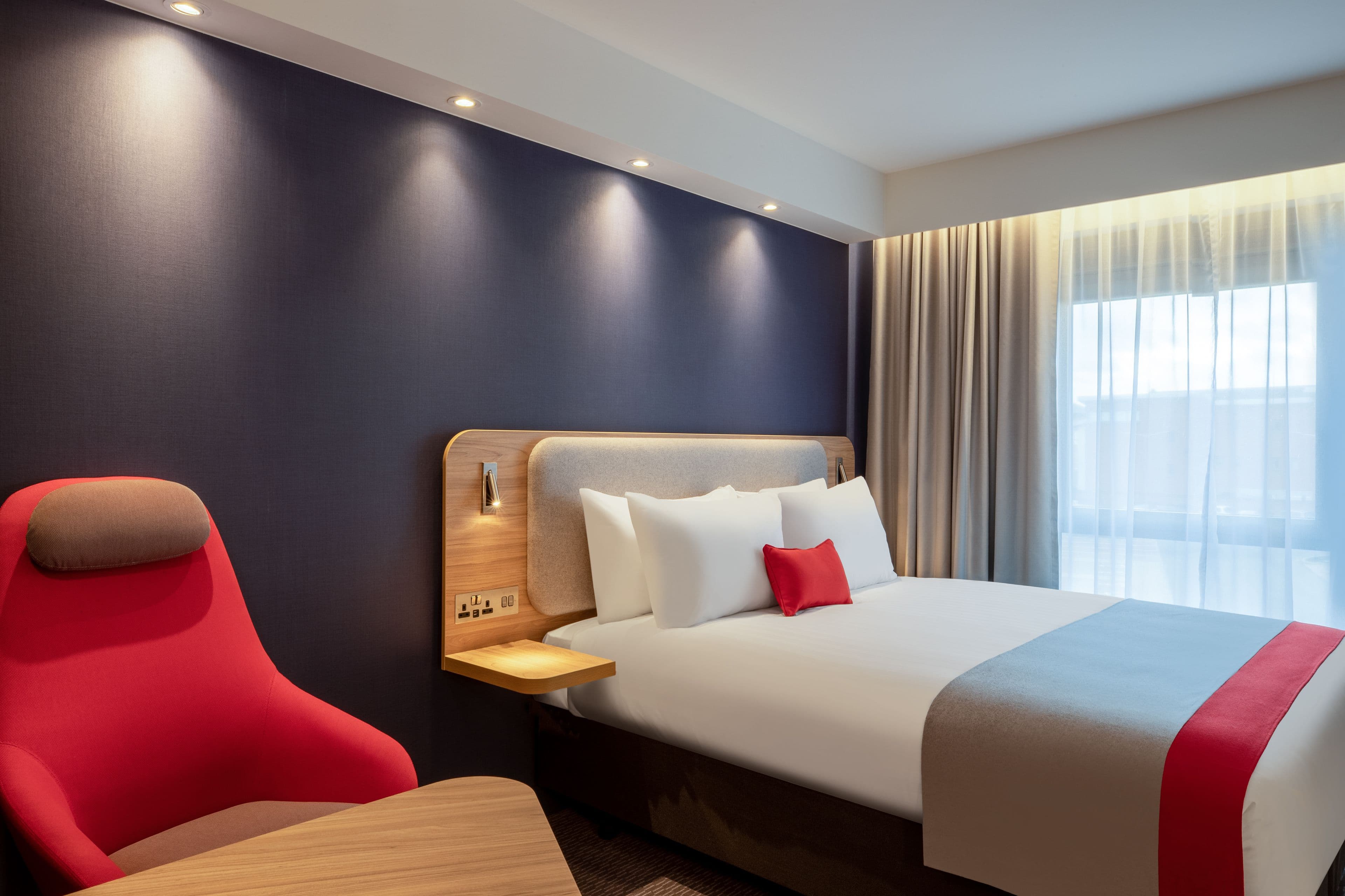 Holiday Inn Express Cambridge West - Cambourne — 10