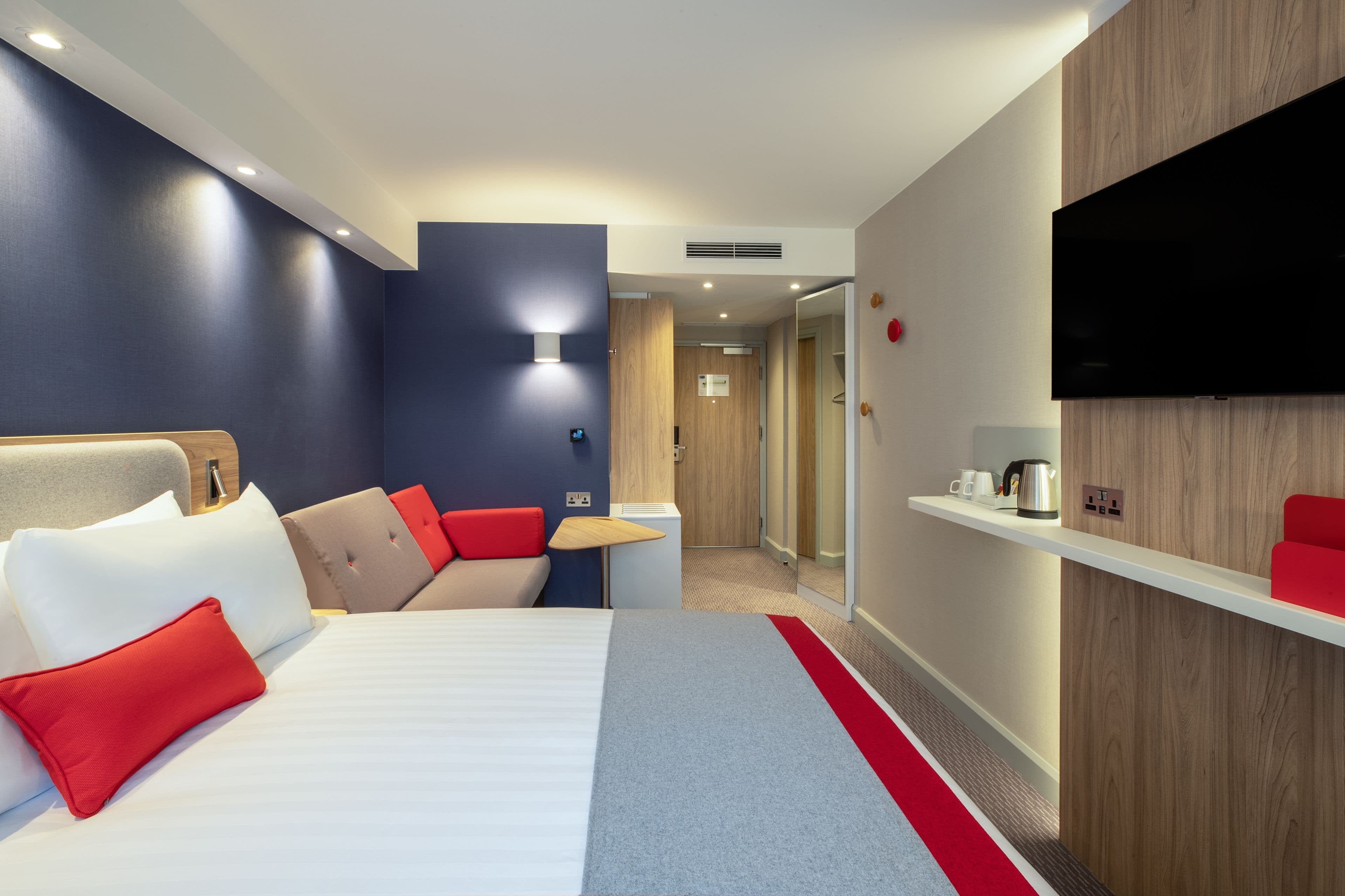 Holiday Inn Express Cambridge West - Cambourne — 6