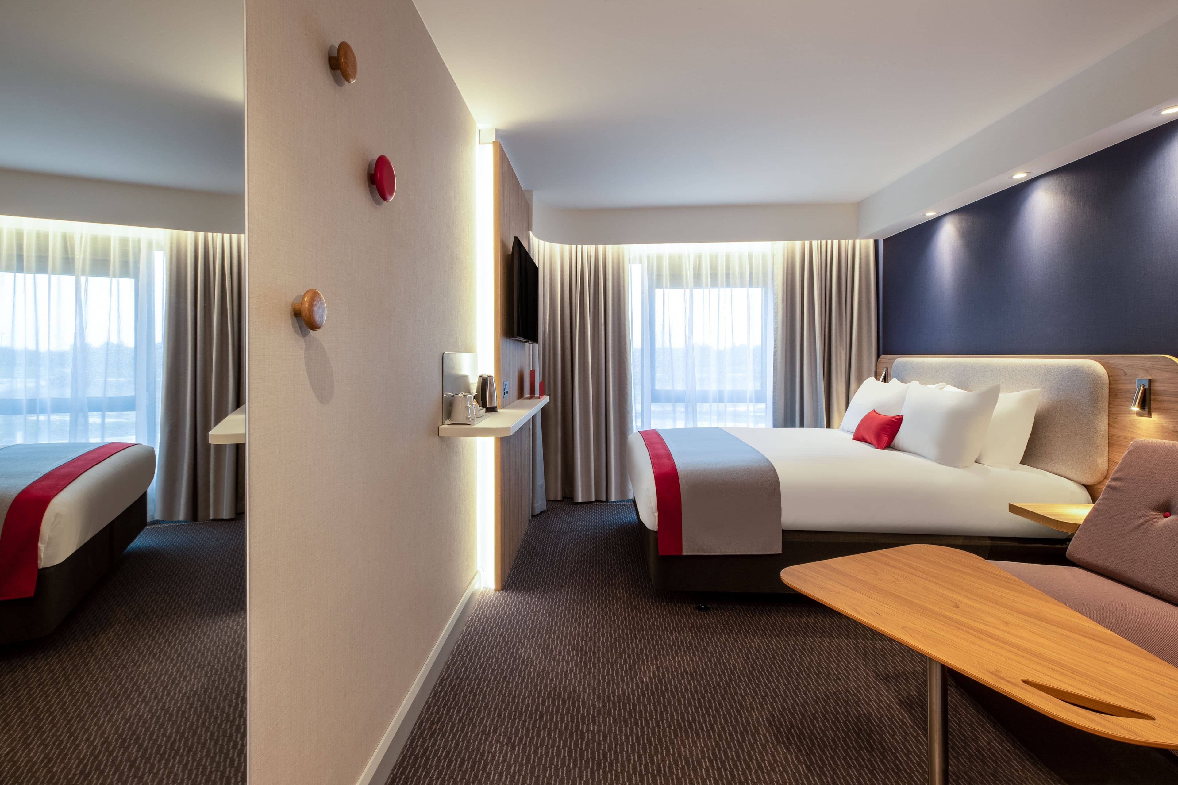 Holiday Inn Express Cambridge West - Cambourne — 8