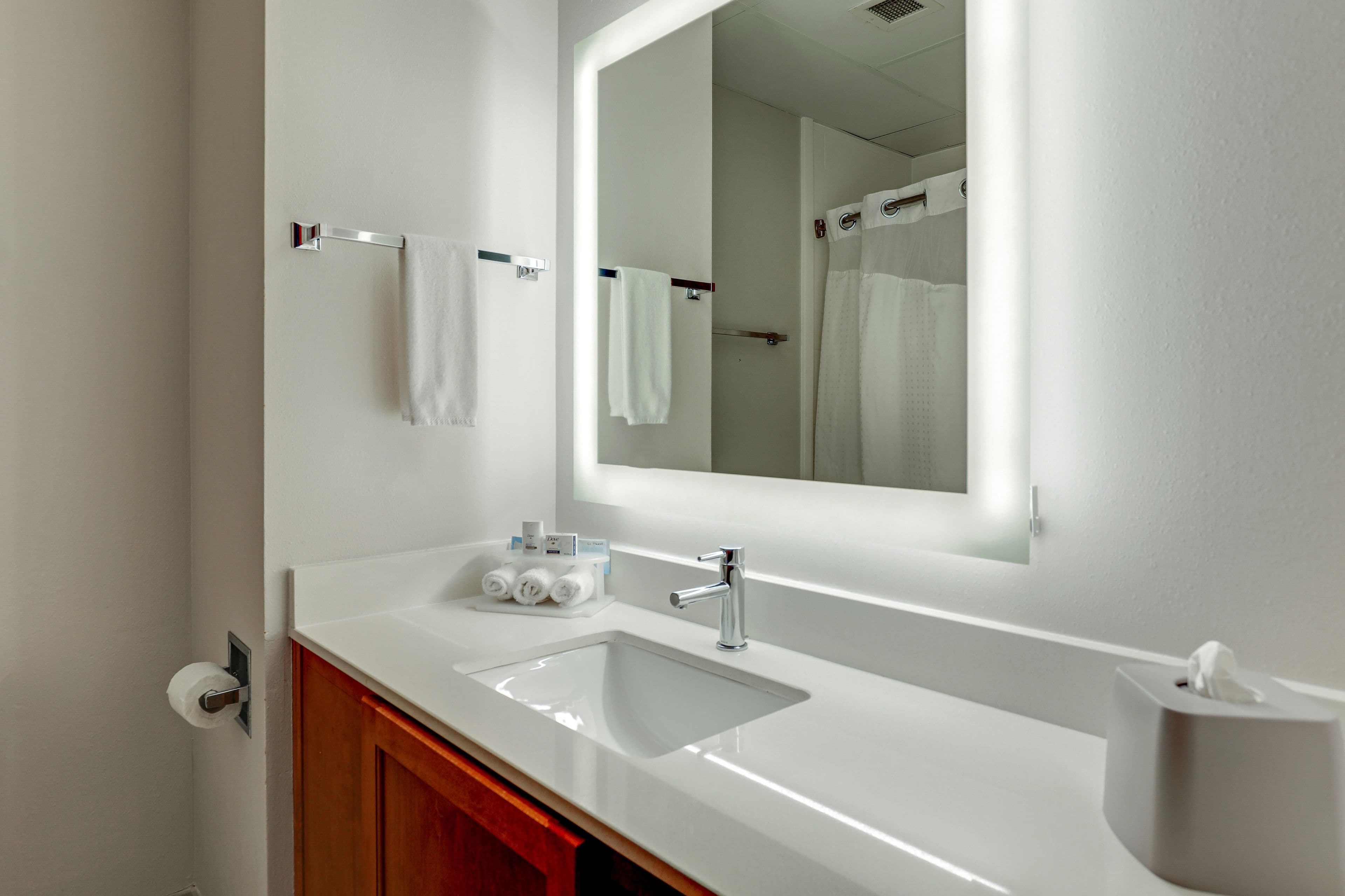 Holiday Inn Express Campbellsville - Image 2