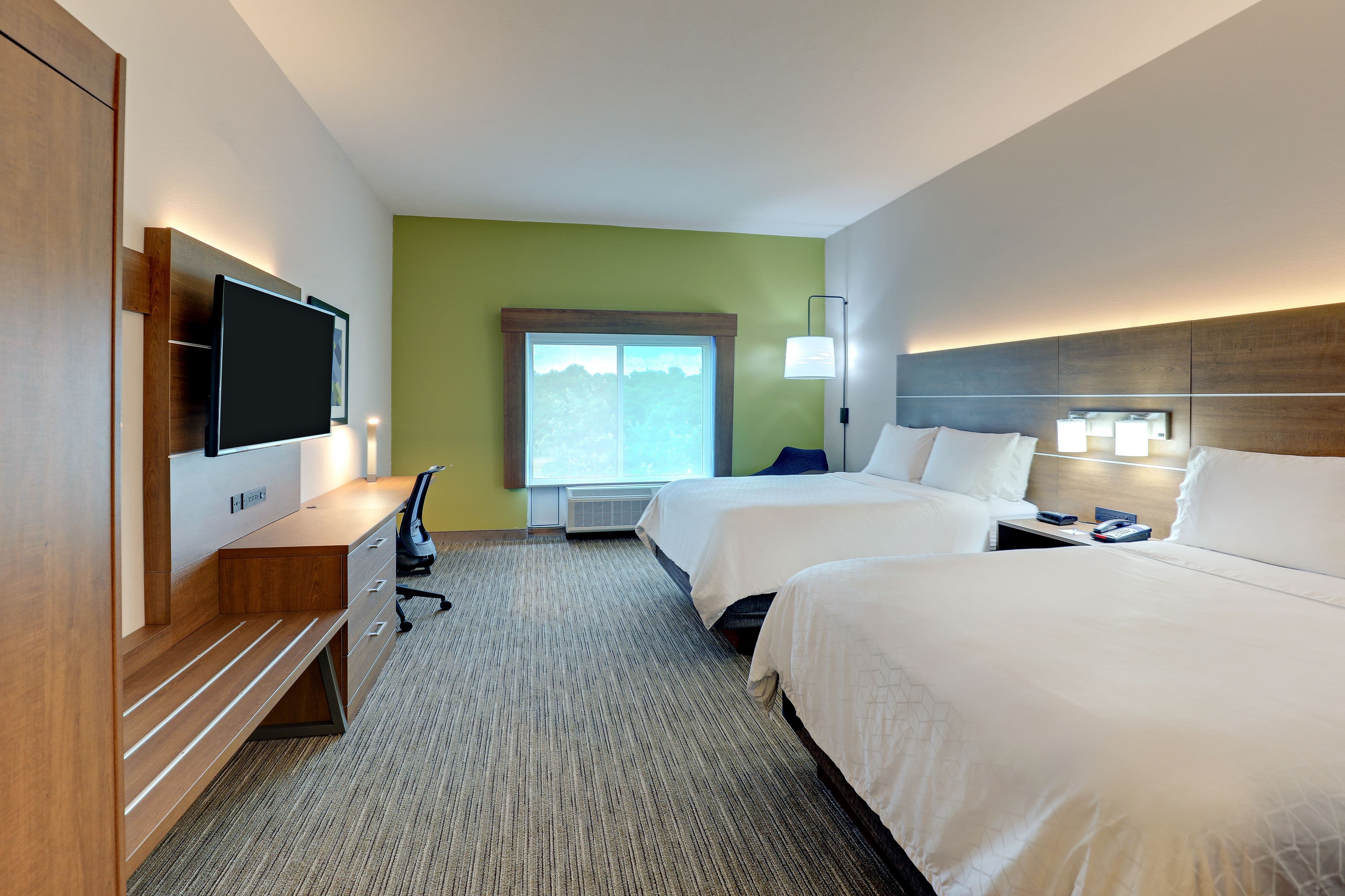 Holiday Inn Express Campbellsville — 12