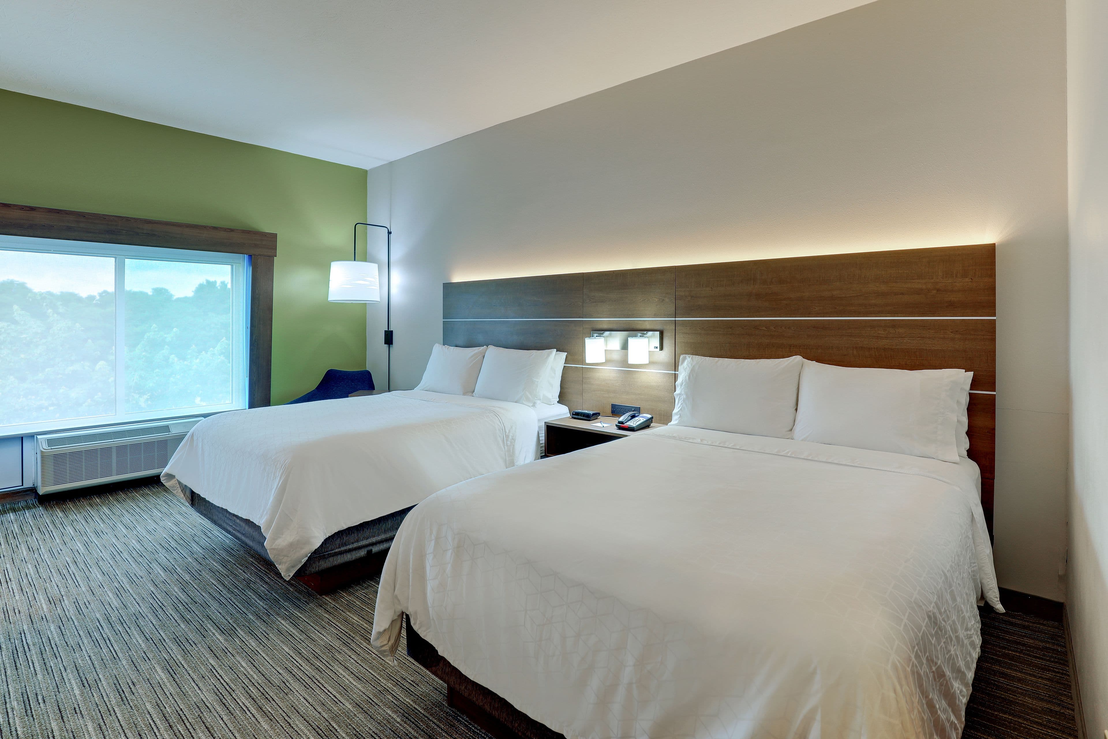 Holiday Inn Express Campbellsville — 10