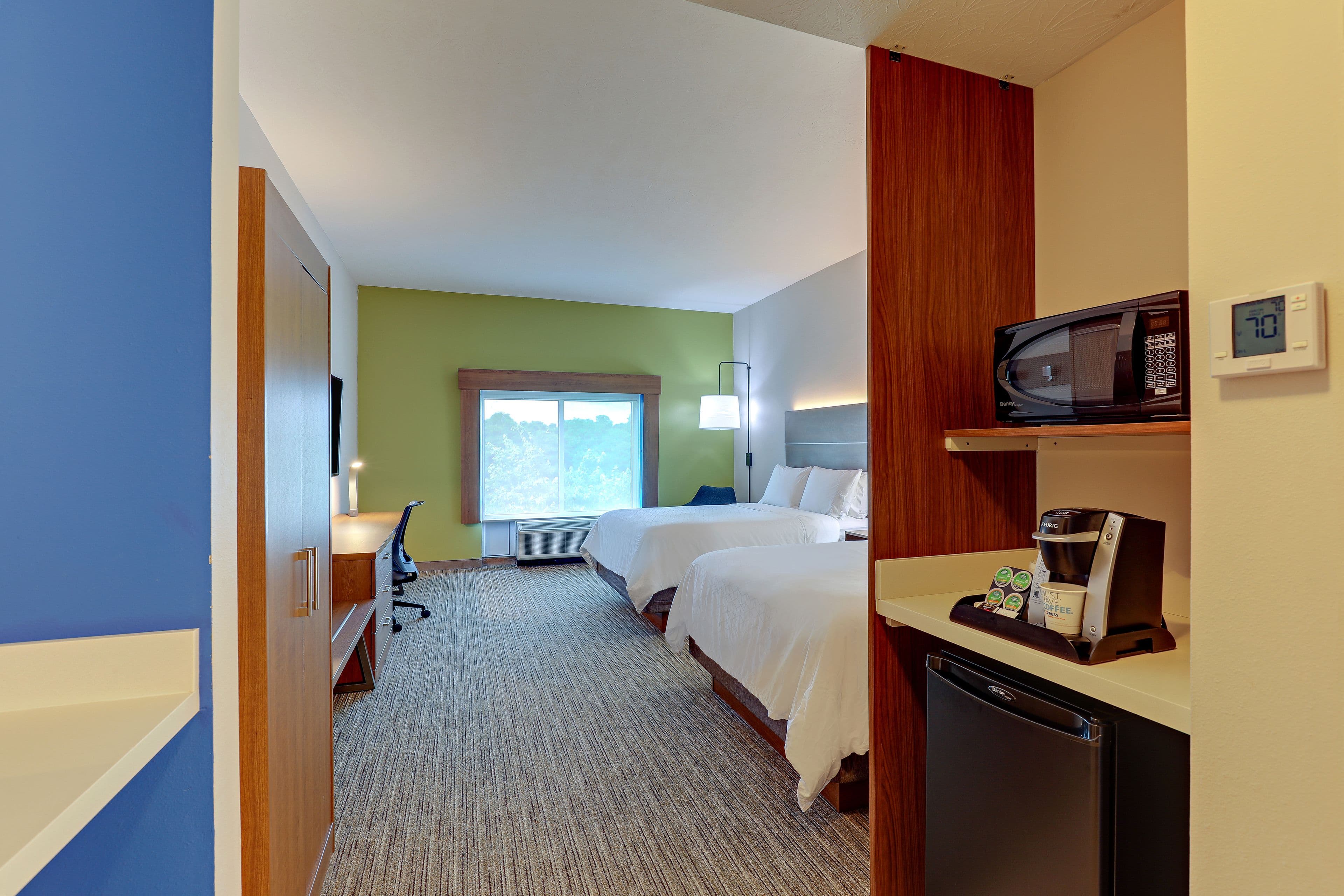 Holiday Inn Express Campbellsville — 14