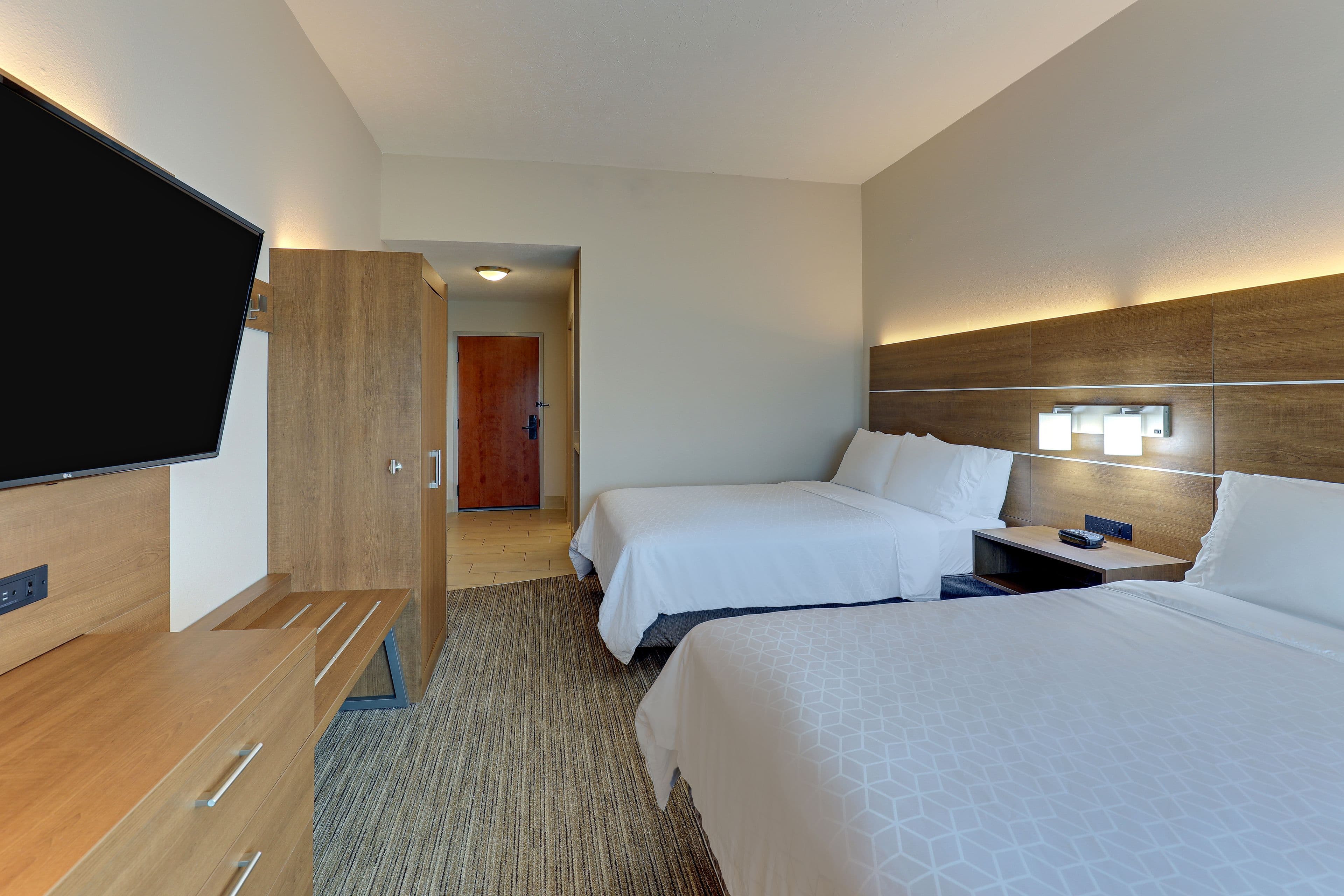Holiday Inn Express Campbellsville — 18