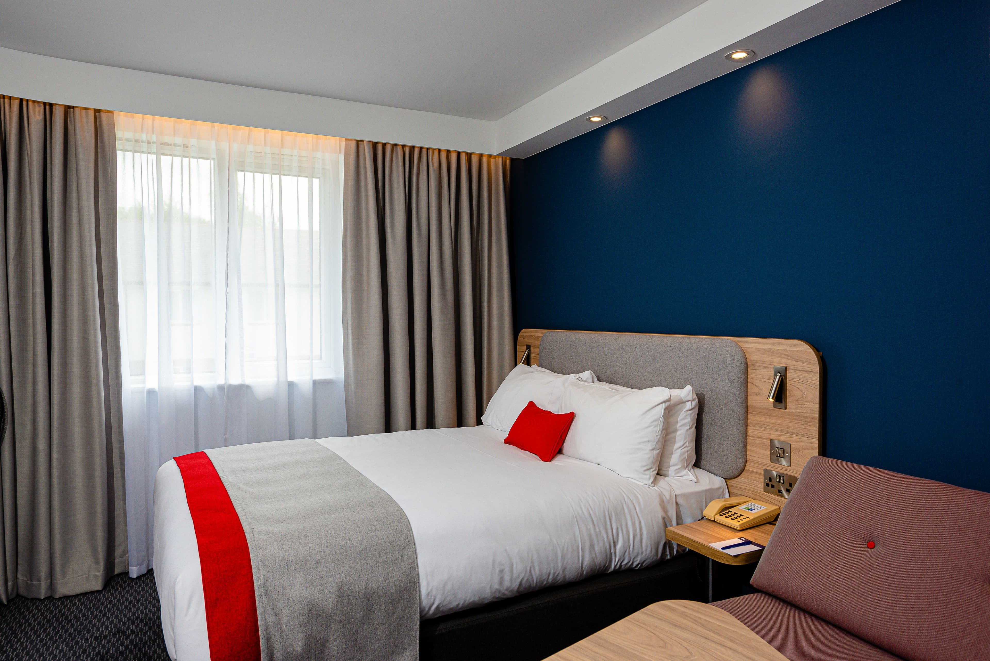 Holiday Inn Express Canterbury — 8