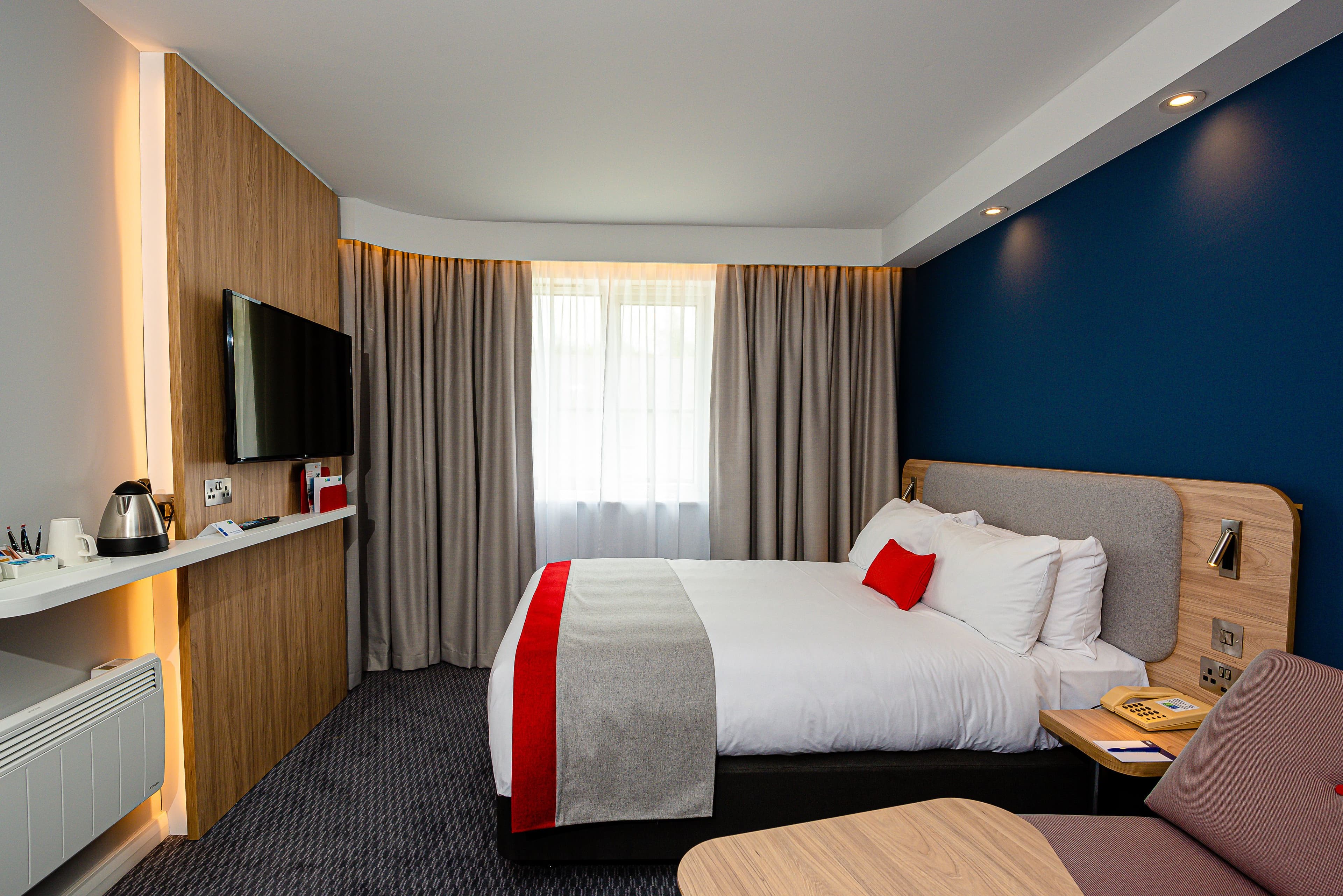 Holiday Inn Express Canterbury — 7