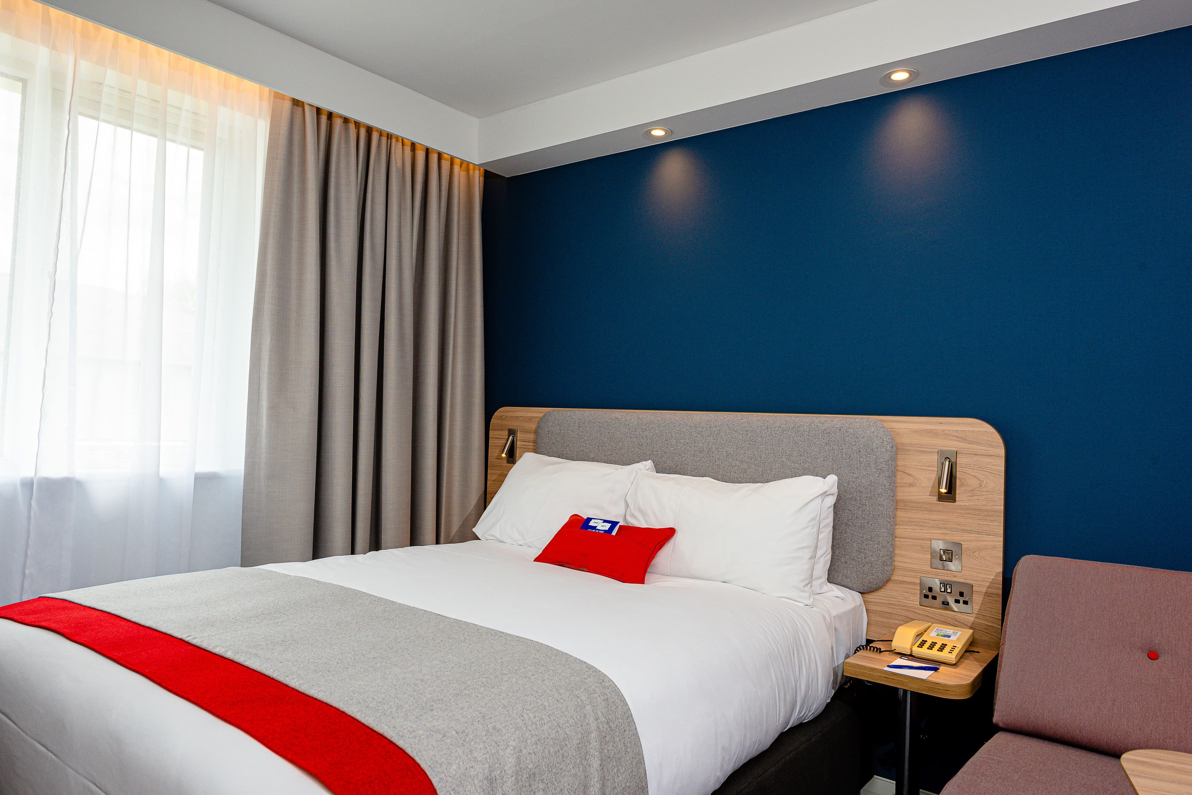 Holiday Inn Express Canterbury — 17