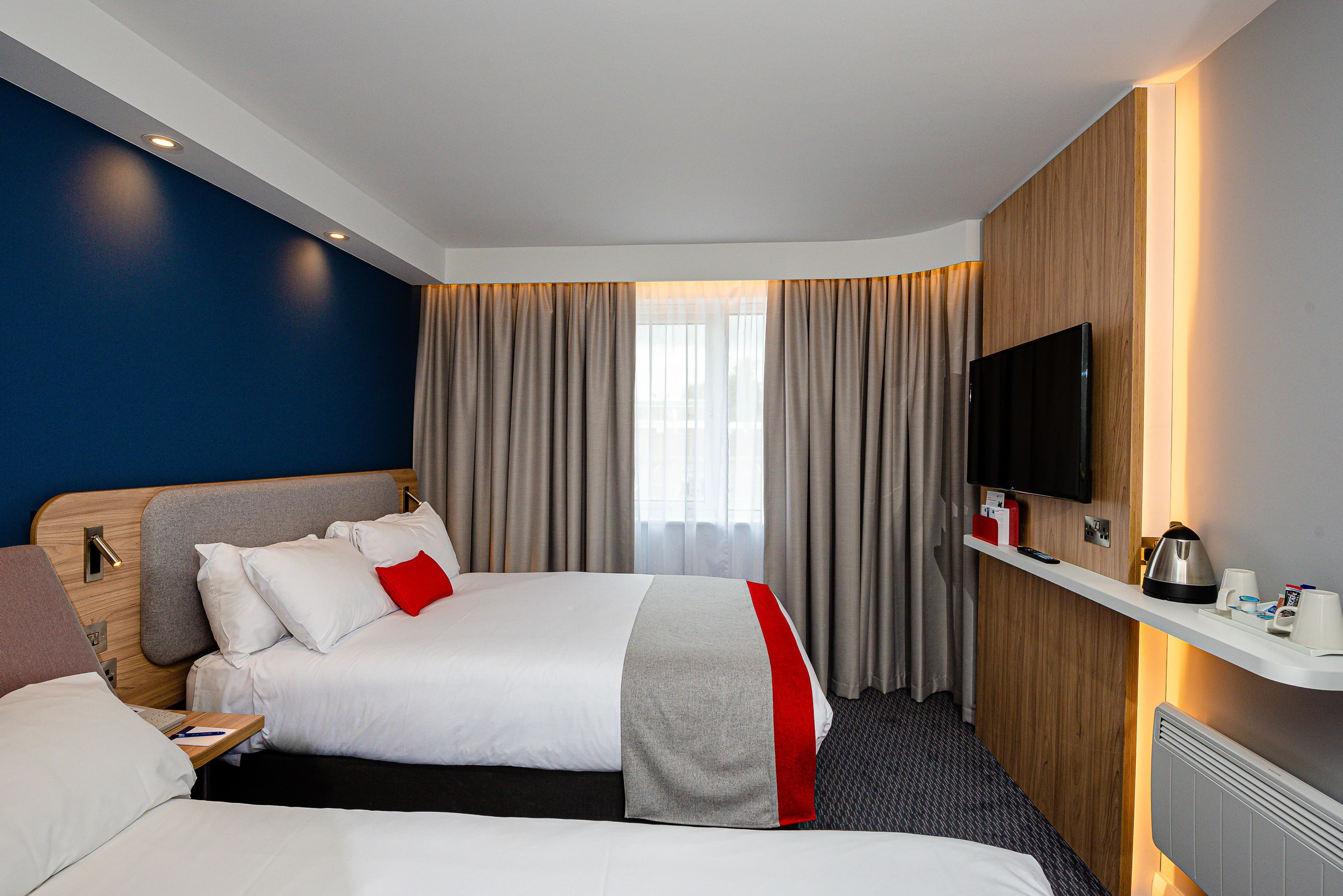 Holiday Inn Express Canterbury — 11