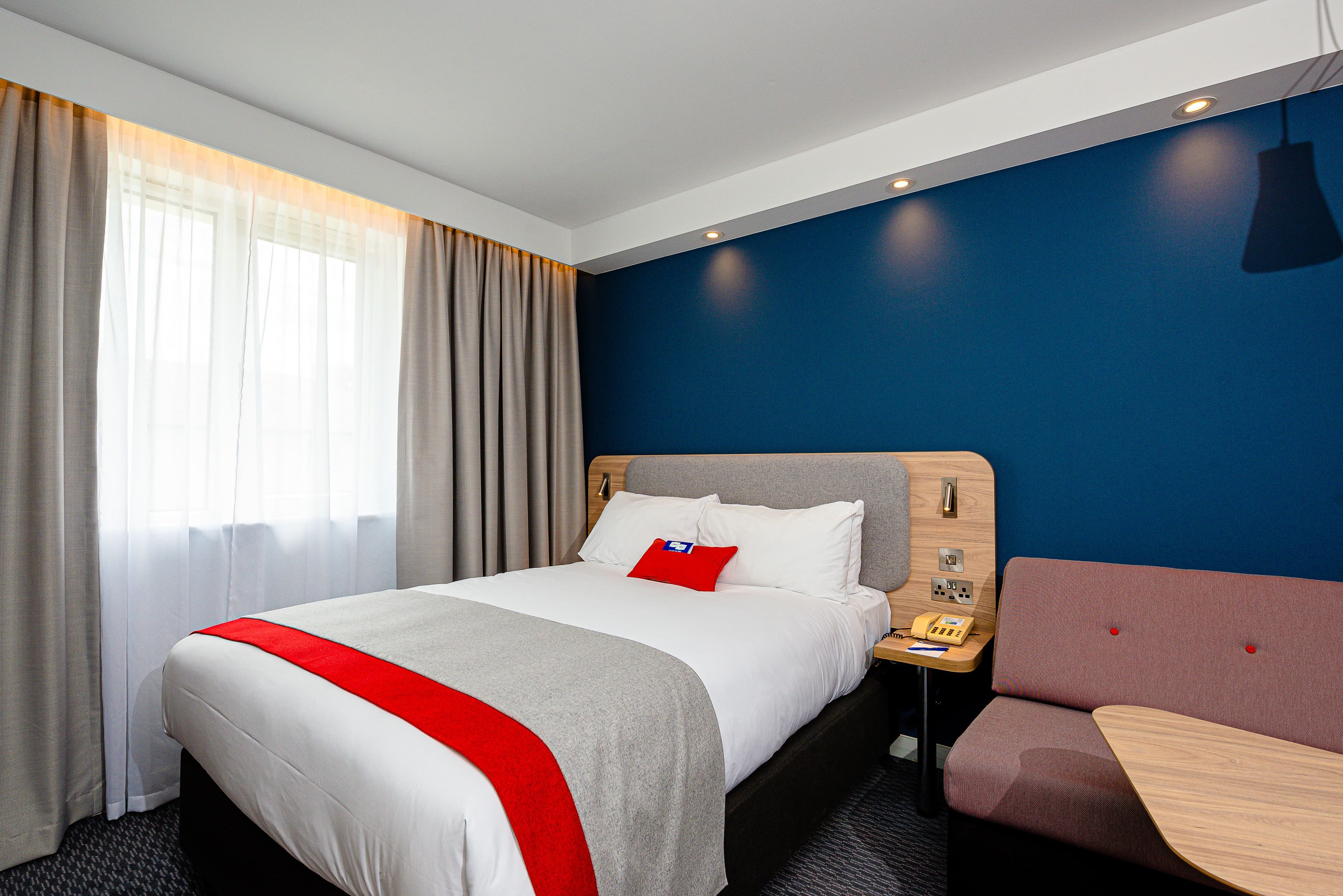 Holiday Inn Express Canterbury - Image 5