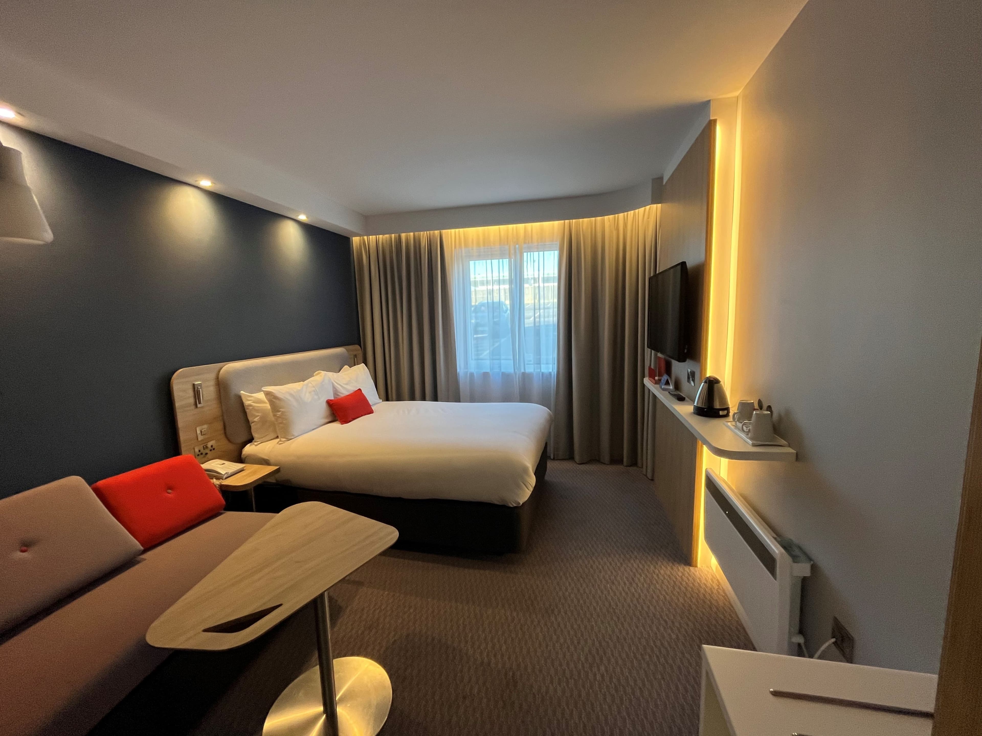 Holiday Inn Express Canterbury - Image 3