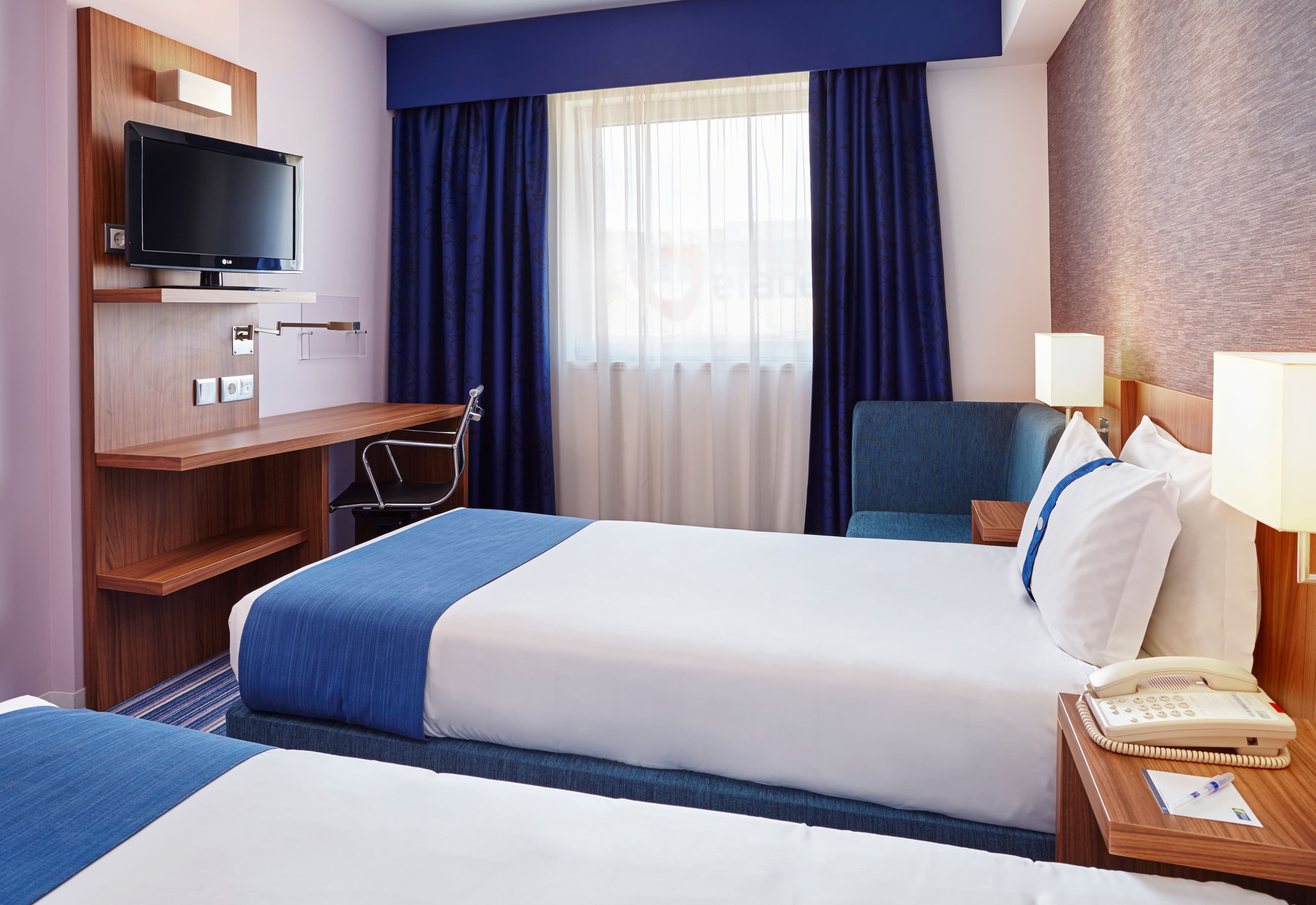 Holiday Inn Express Lisbon - Alfragide — 11