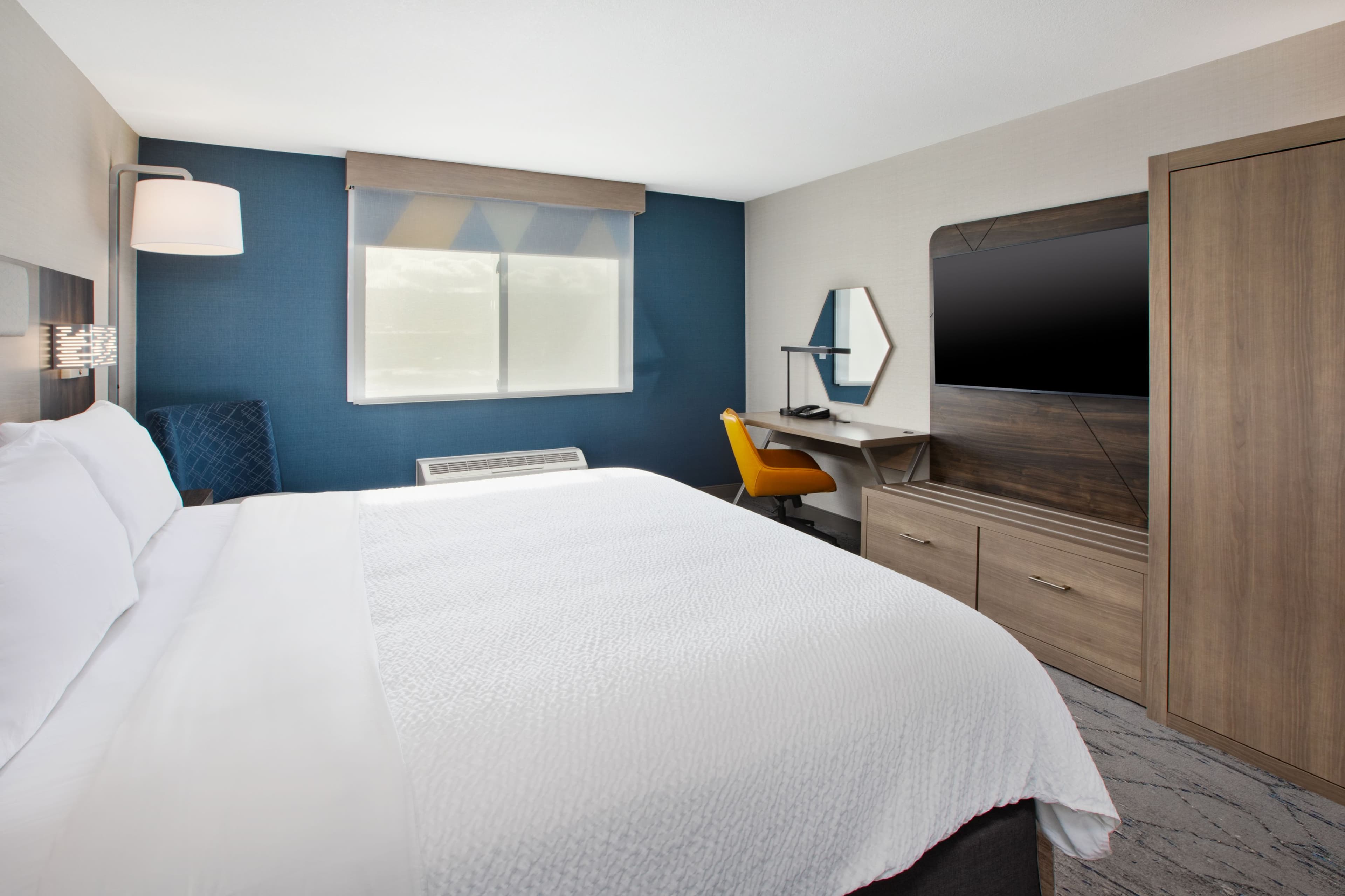 Holiday Inn Express Casper-I-25 - Image 3