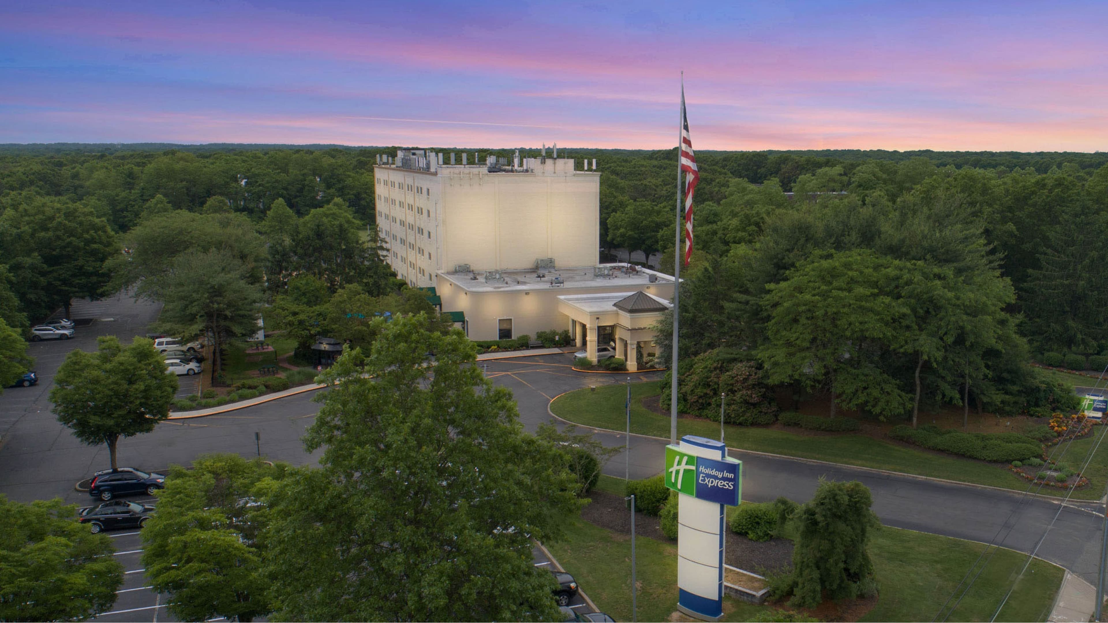 Holiday Inn Express Stony Brook-Long Island - Image 1