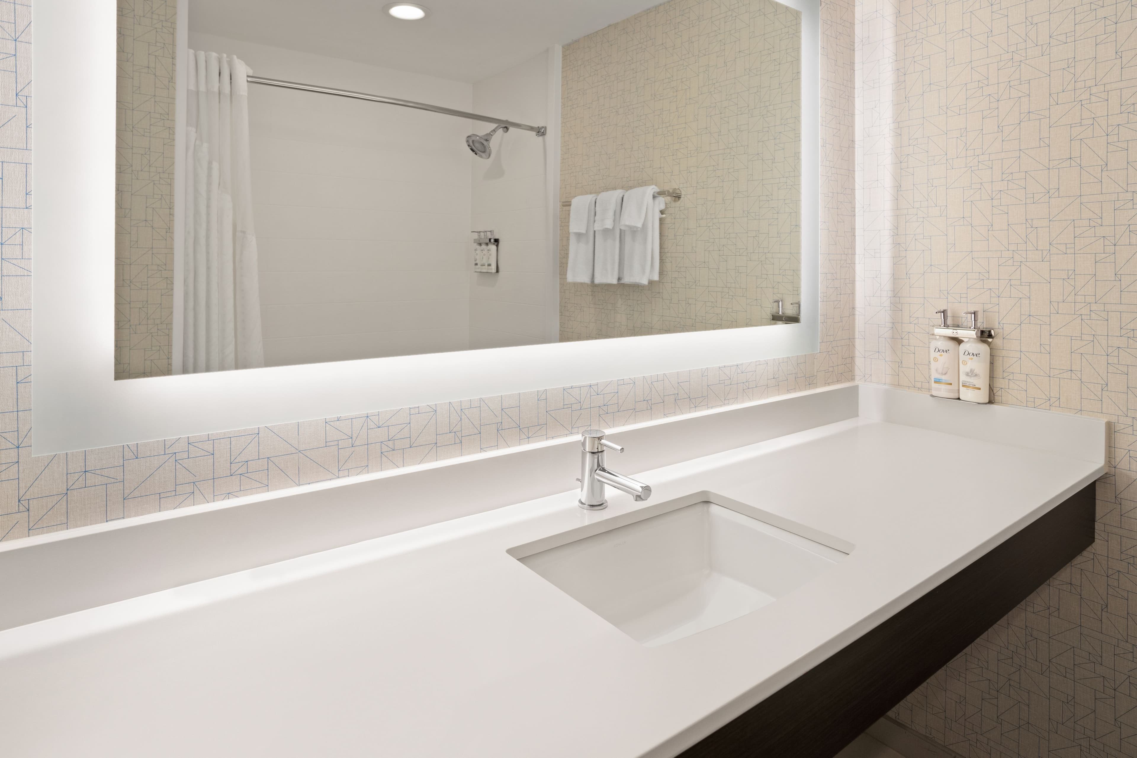 Holiday Inn Express Stony Brook-Long Island - Image 3